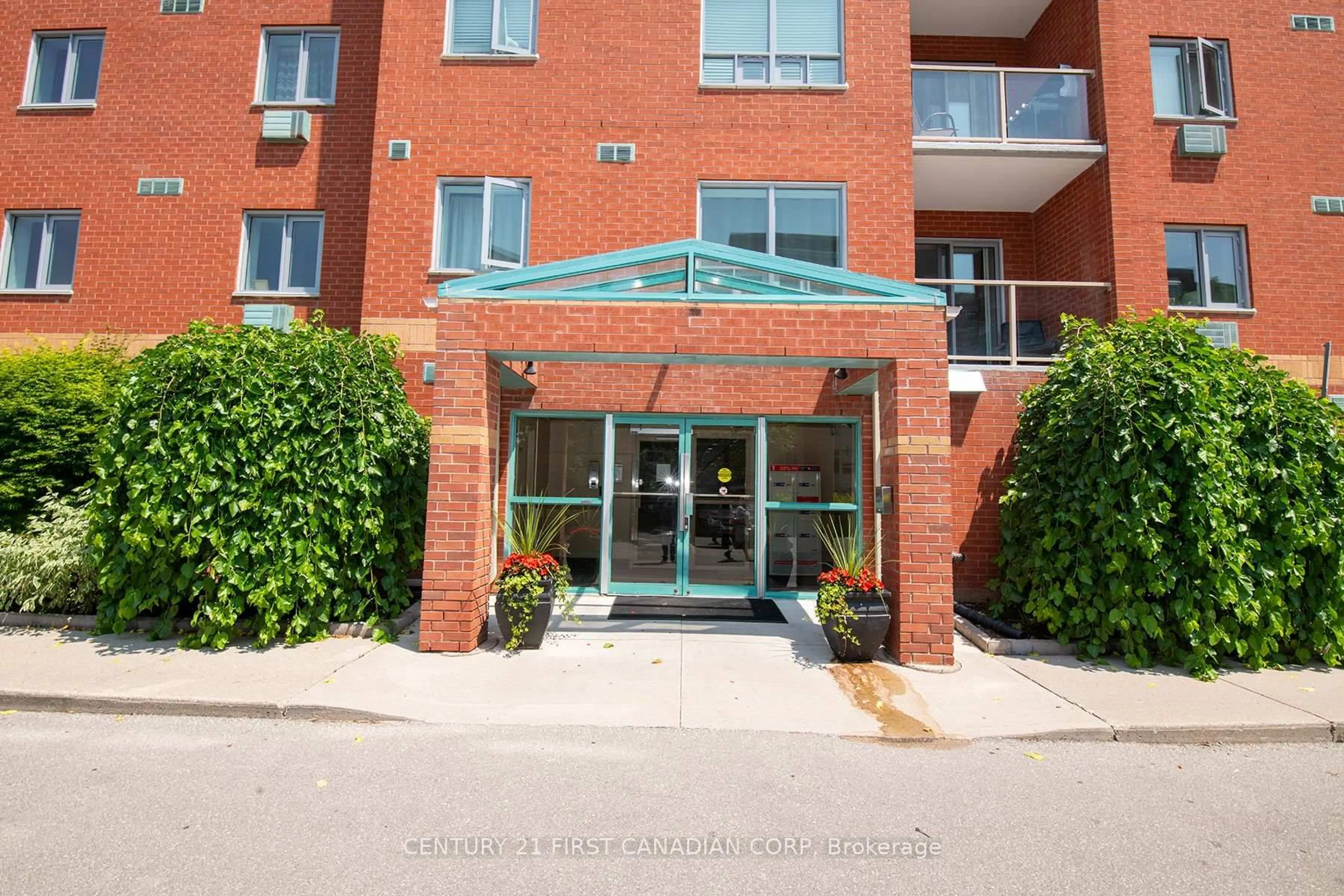 Indoor foyer for 77 Baseline Rd #405, London South Ontario N6J 1V5