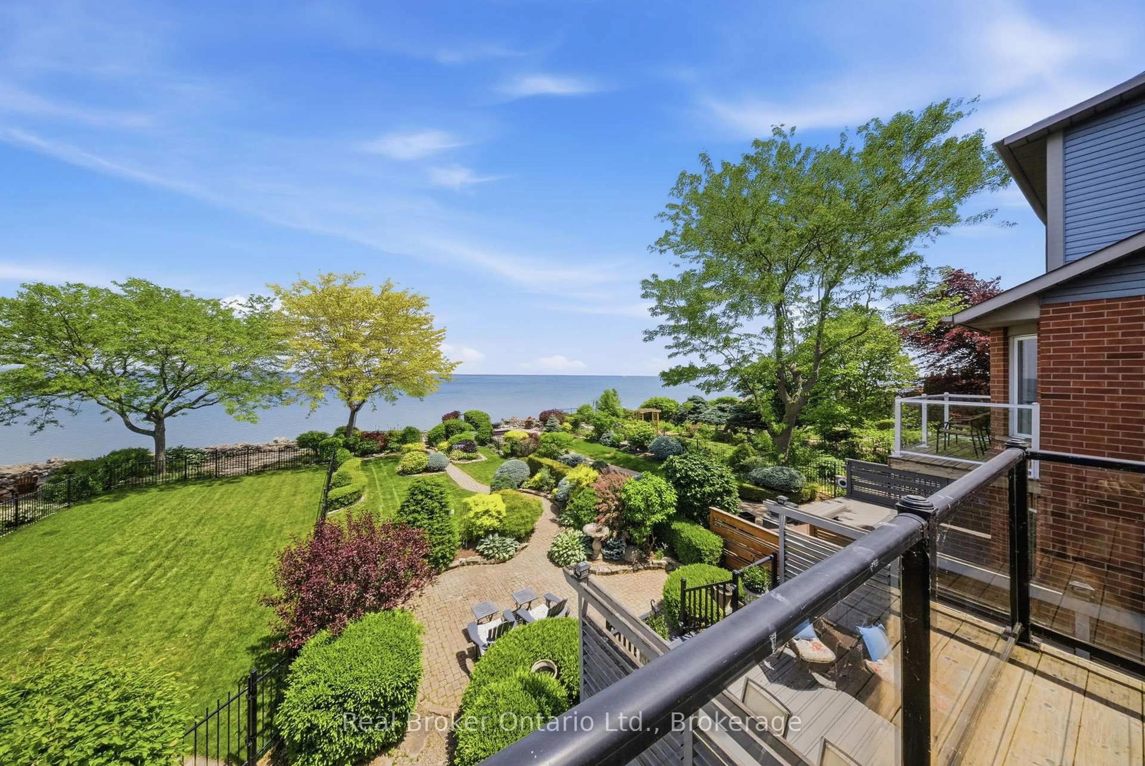 A pic from outside/outdoor area/front of a property/back of a property/a pic from drone, water/lake/river/ocean view for 23 Edgewater Dr, Hamilton Ontario L8E 4Z2