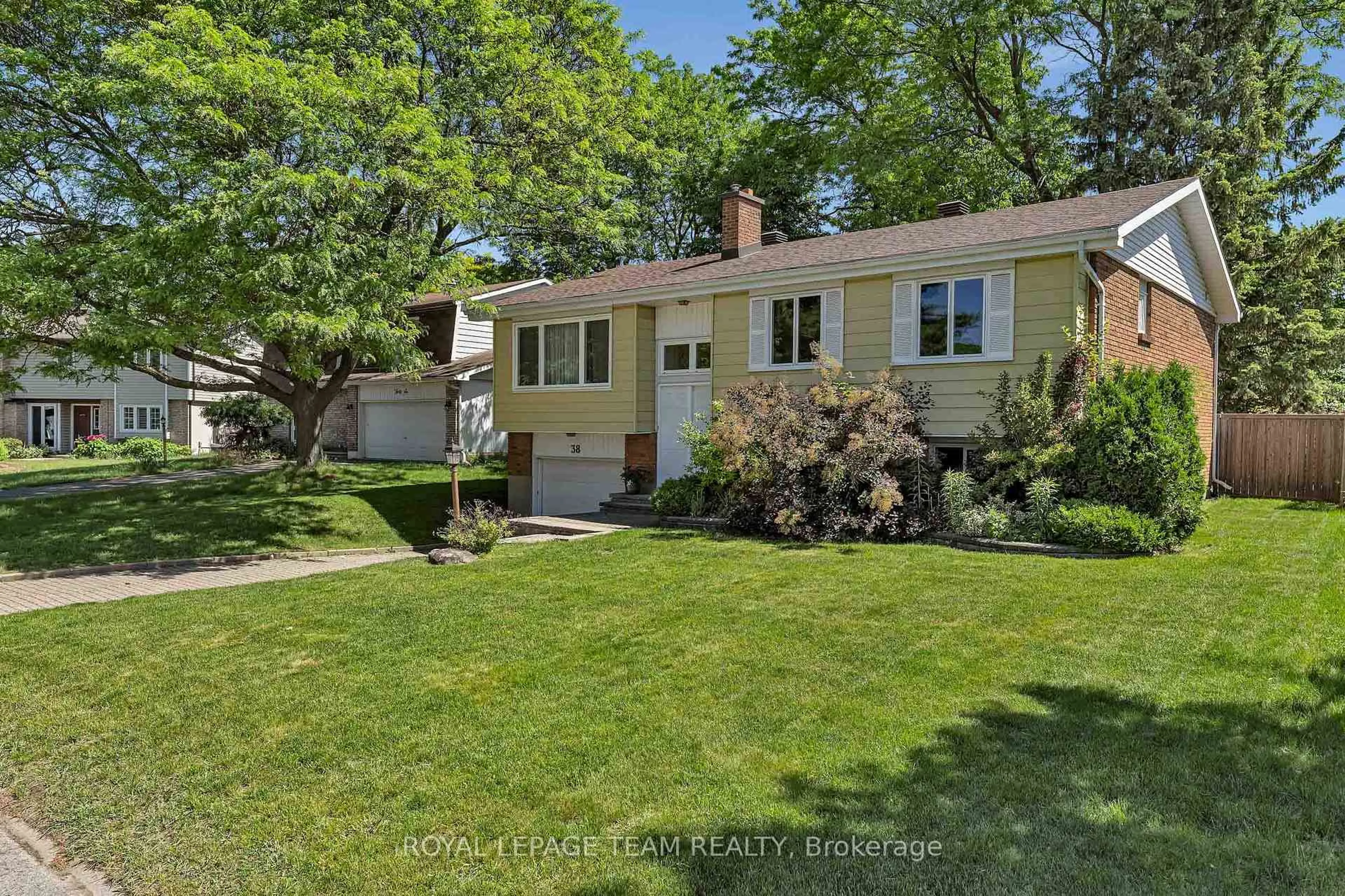 A pic from outside/outdoor area/front of a property/back of a property/a pic from drone, street for 38 Elmbank Cres, Ottawa Ontario K2G 3P6