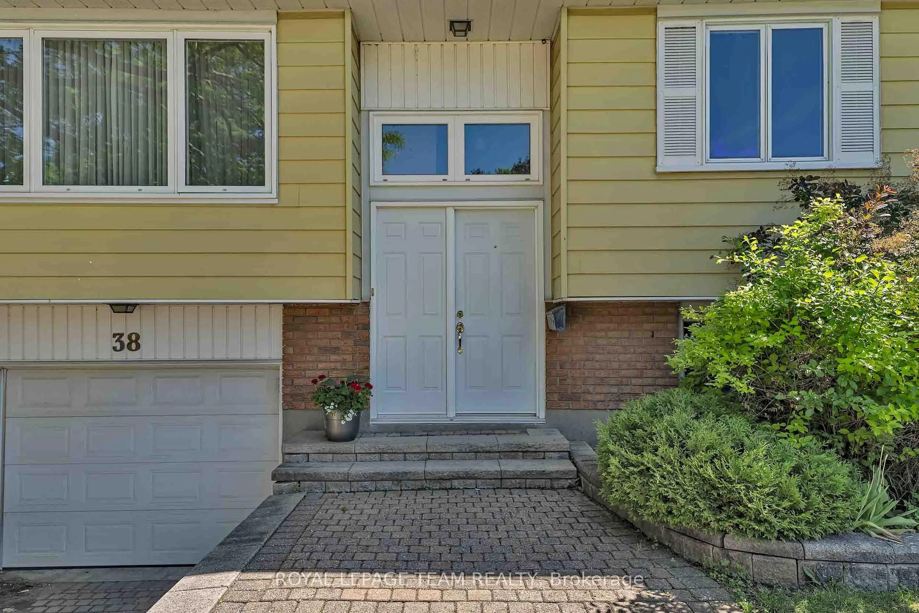 Unknown for 38 Elmbank Cres, Ottawa Ontario K2G 3P6