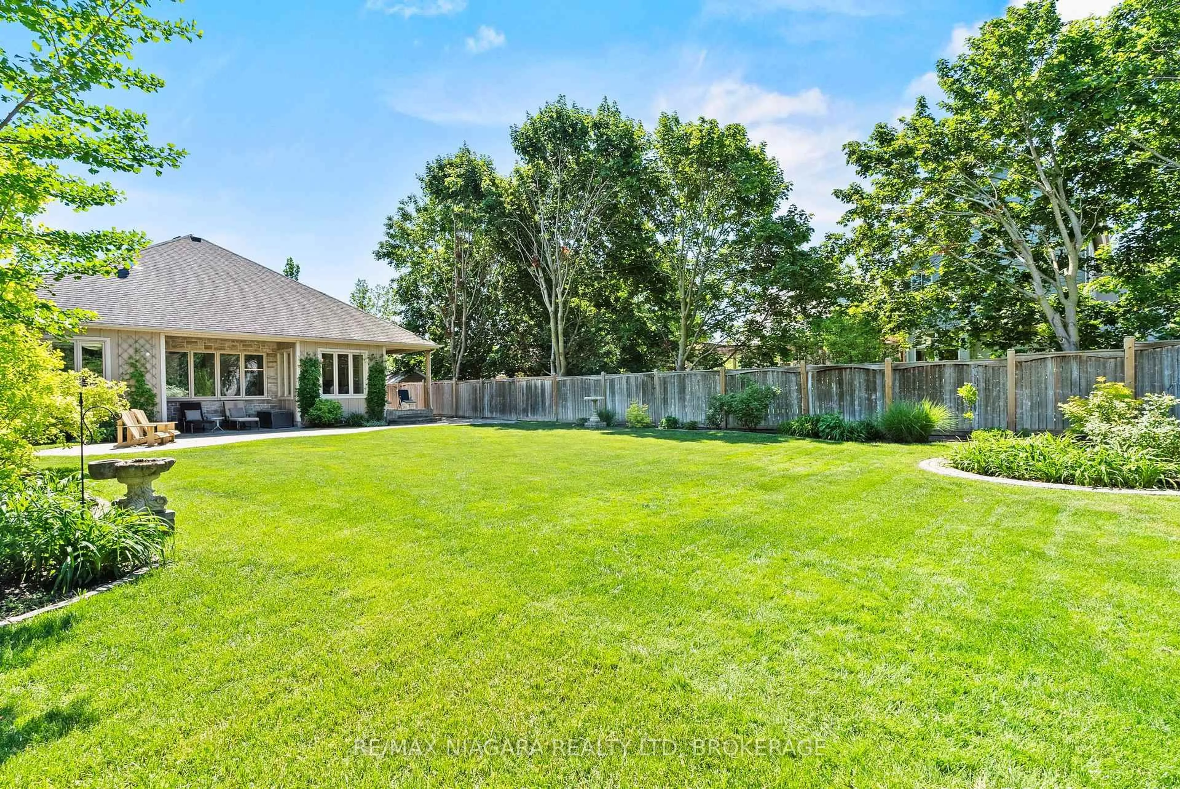 Patio, unknown for 8 CAMPBELL St, Niagara-on-the-Lake Ontario L0S 1J0