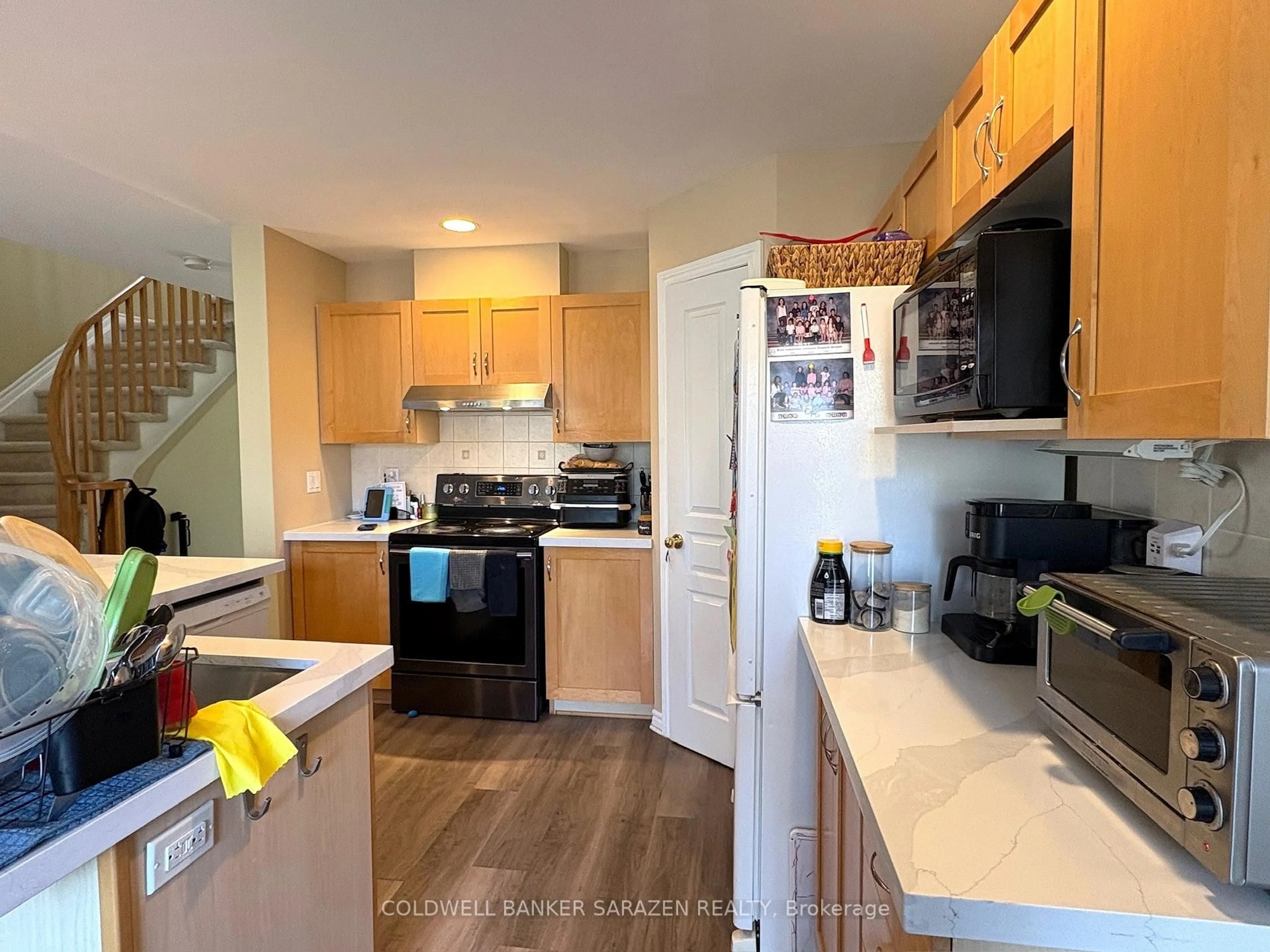 Standard kitchen, unknown for 253 Saddlesmith Circ, Ottawa Ontario K2M 2Z1