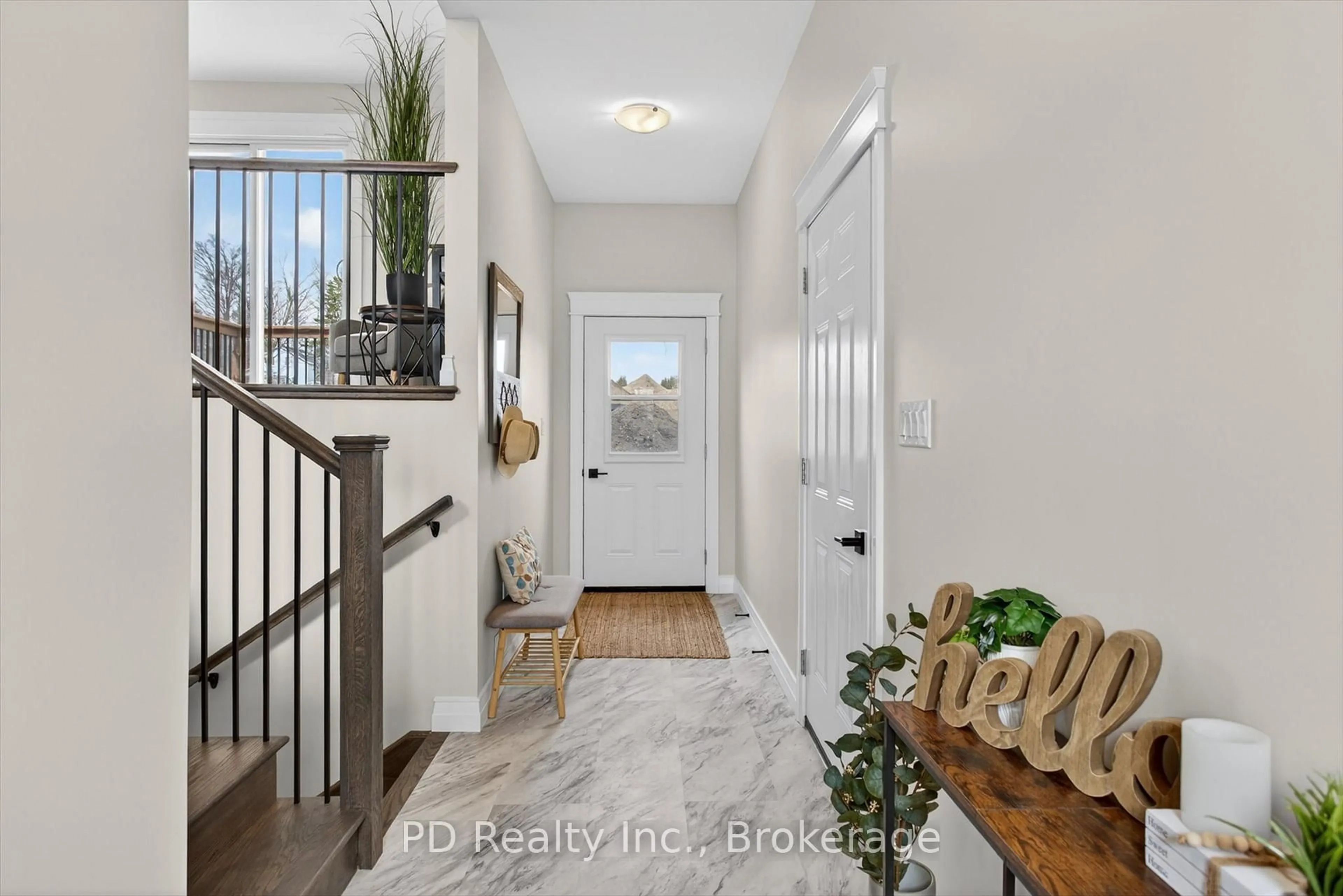 Indoor entryway for 934 Mount Pleasant Rd, Cavan Monaghan Ontario L0A 1C0