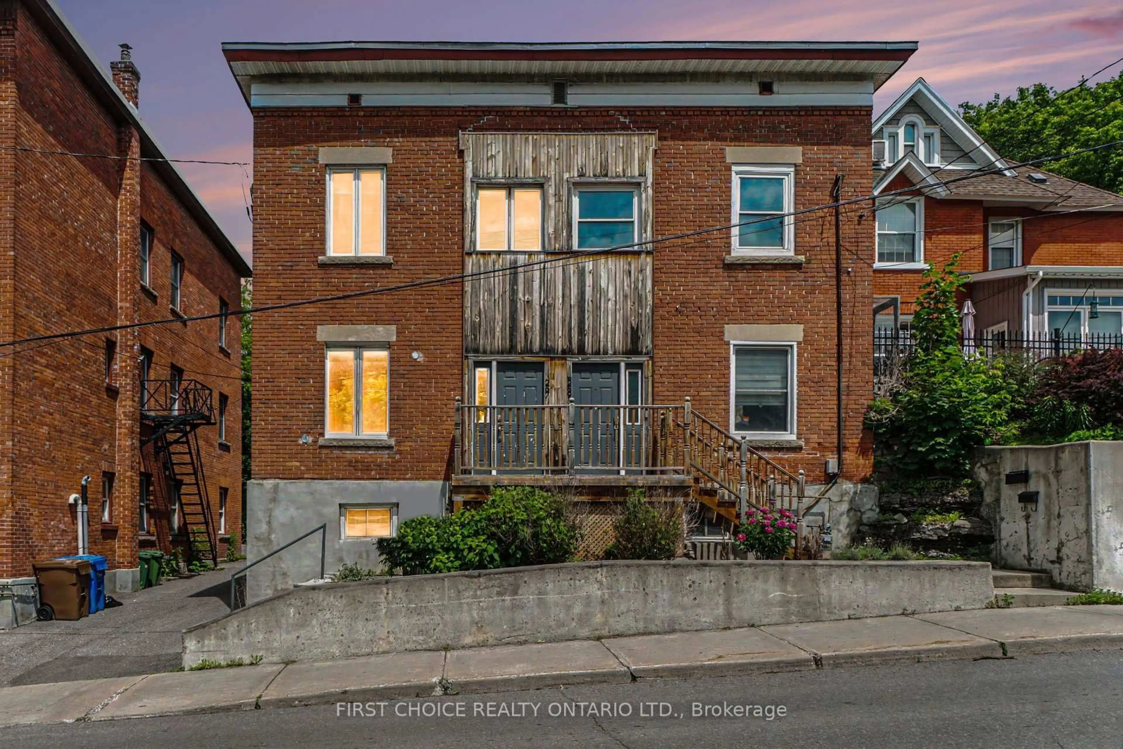 Home with brick exterior material, street for 267 BOOTH St, Ottawa Ontario K1R 7J5