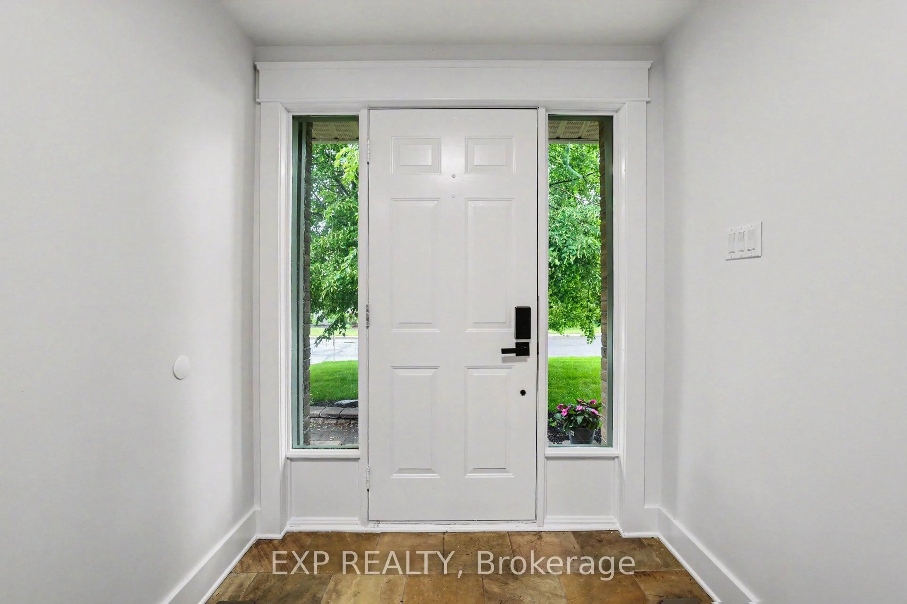 Indoor entryway for 241 Anglehart Ave, Orleans Ontario K1E 2V7