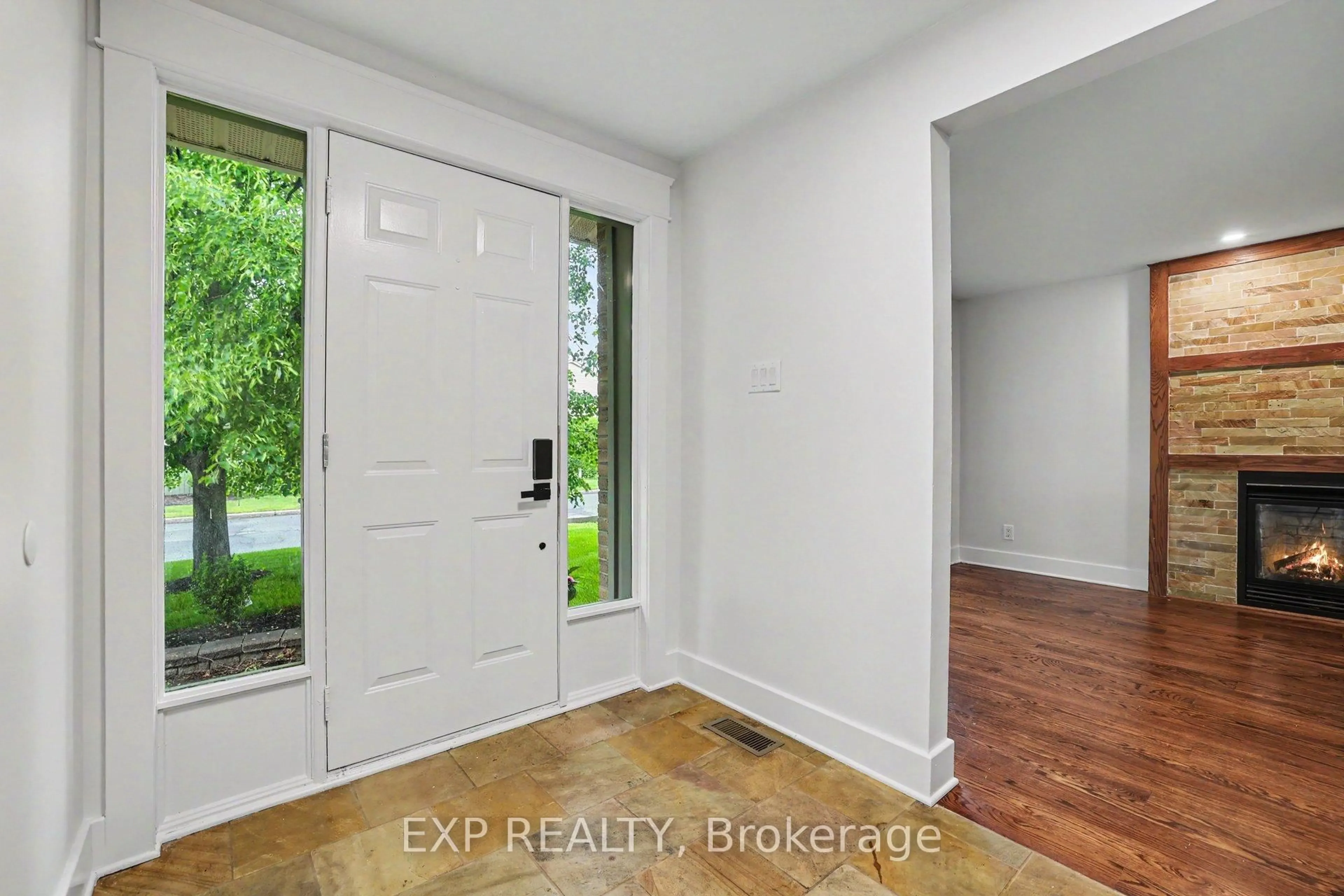 Indoor entryway for 241 Anglehart Ave, Orleans Ontario K1E 2V7