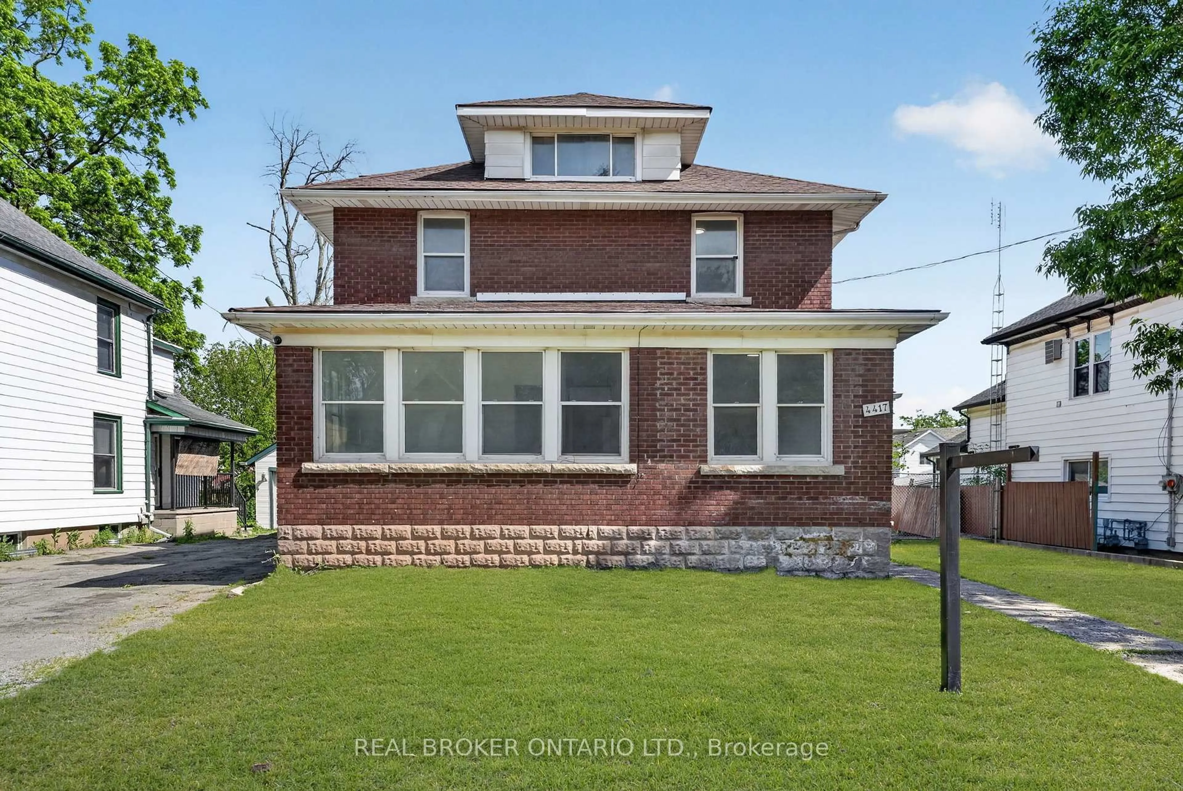 Home with brick exterior material, street for 4417 ELLIS St, Niagara Falls Ontario L2E 1H5