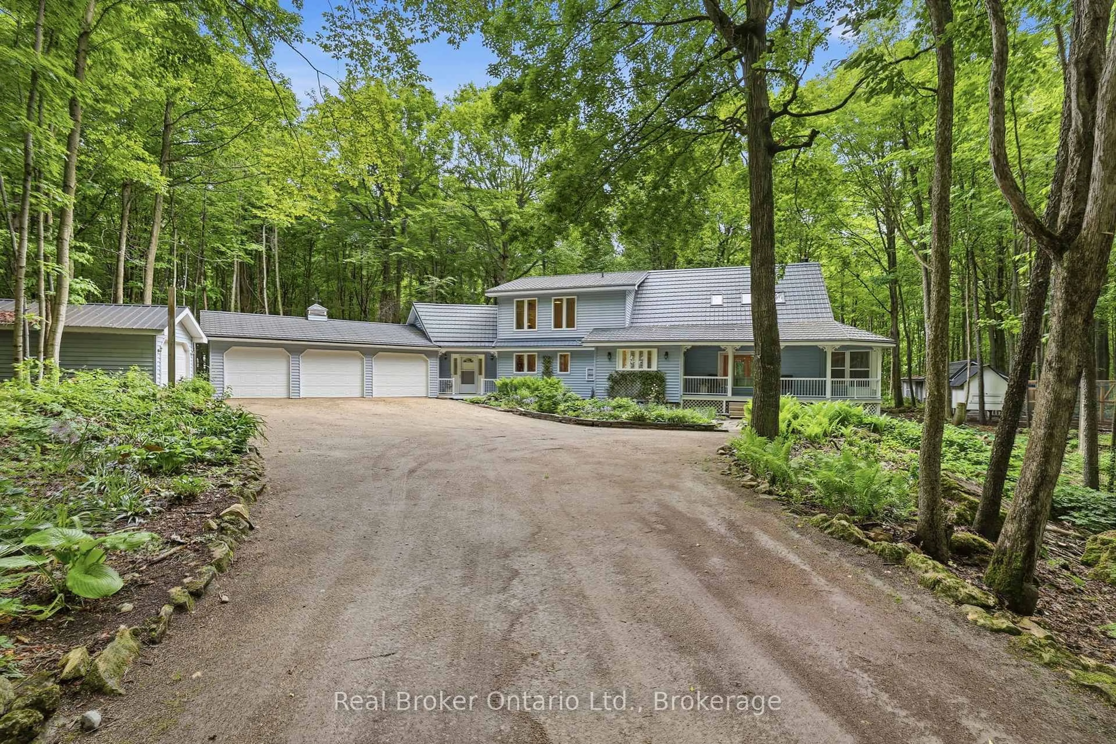 A pic from outside/outdoor area/front of a property/back of a property/a pic from drone, unknown for 805500 Sideroad 25, Grey Highlands Ontario N4L 1W6
