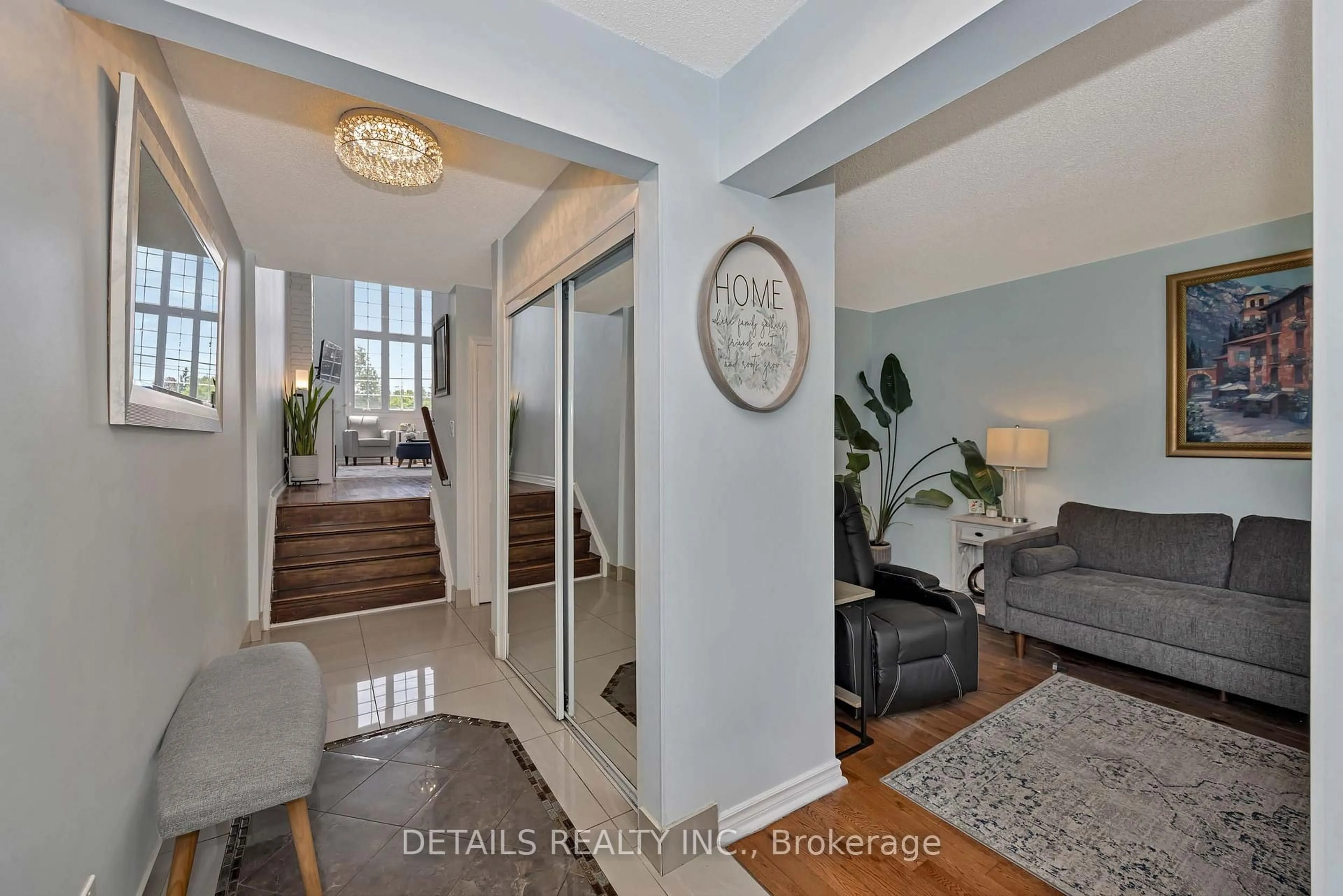 Indoor entryway for 34 Raftus Sq, Ottawa Ontario K2J 1J3
