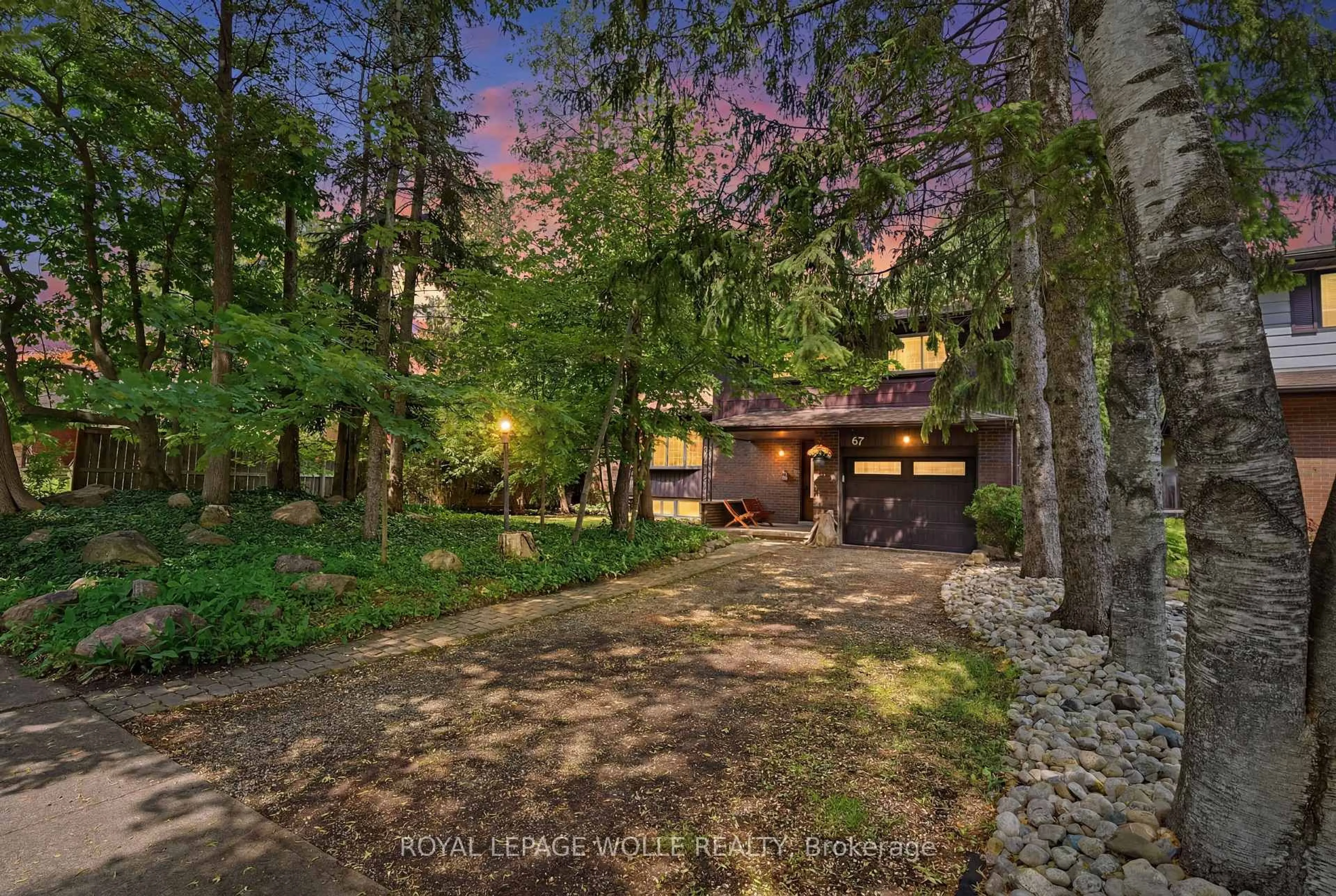 A pic from outside/outdoor area/front of a property/back of a property/a pic from drone, forest/trees view for 67 Longwood Dr, Waterloo Ontario N2L 4B6