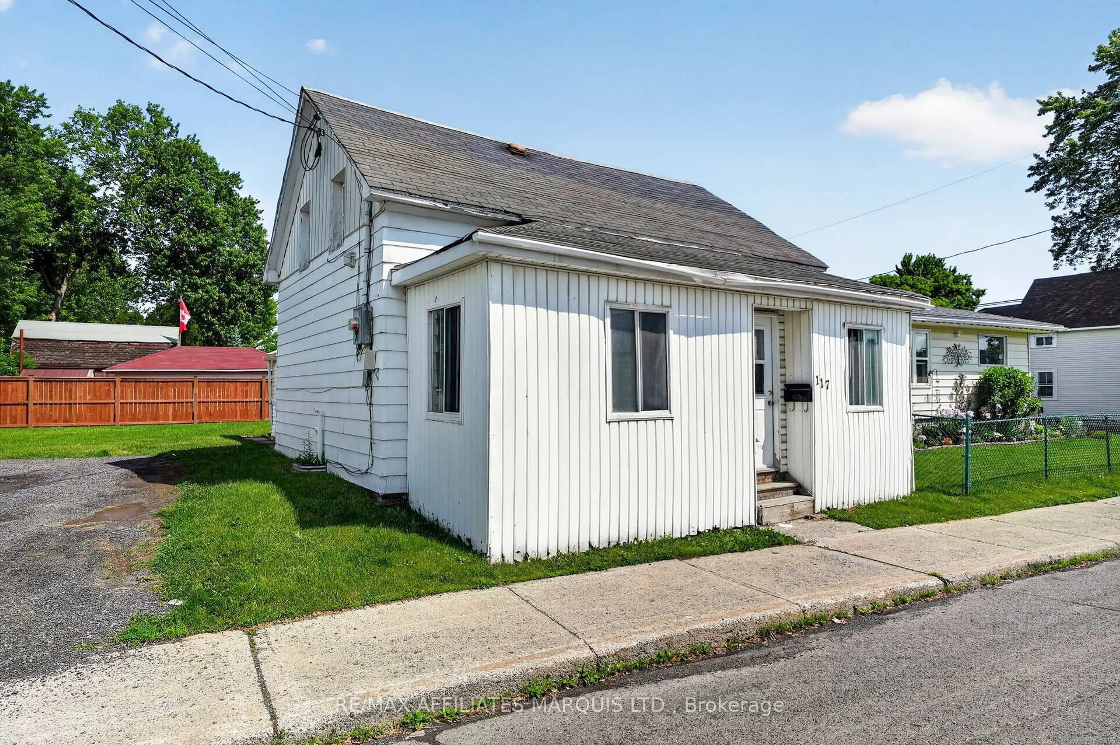 Unknown for 117 Sixth St, Cornwall Ontario K6J 2W7