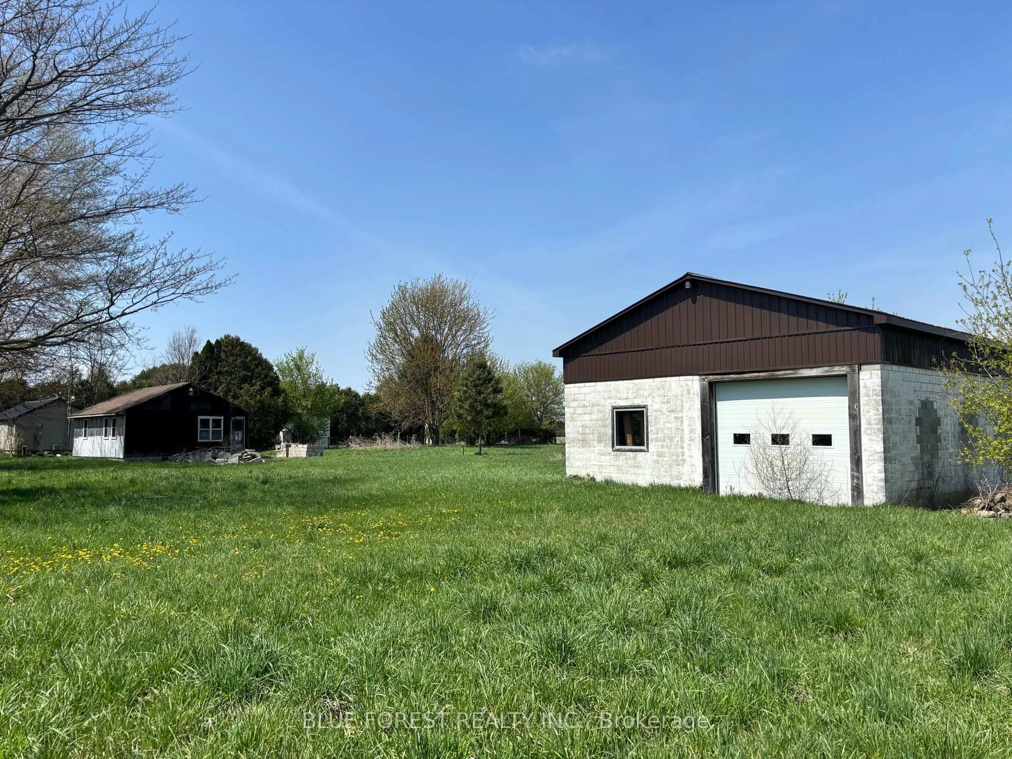 Shed for 12003 Baseline Rd, Chatham-Kent Ontario N0P 2K0
