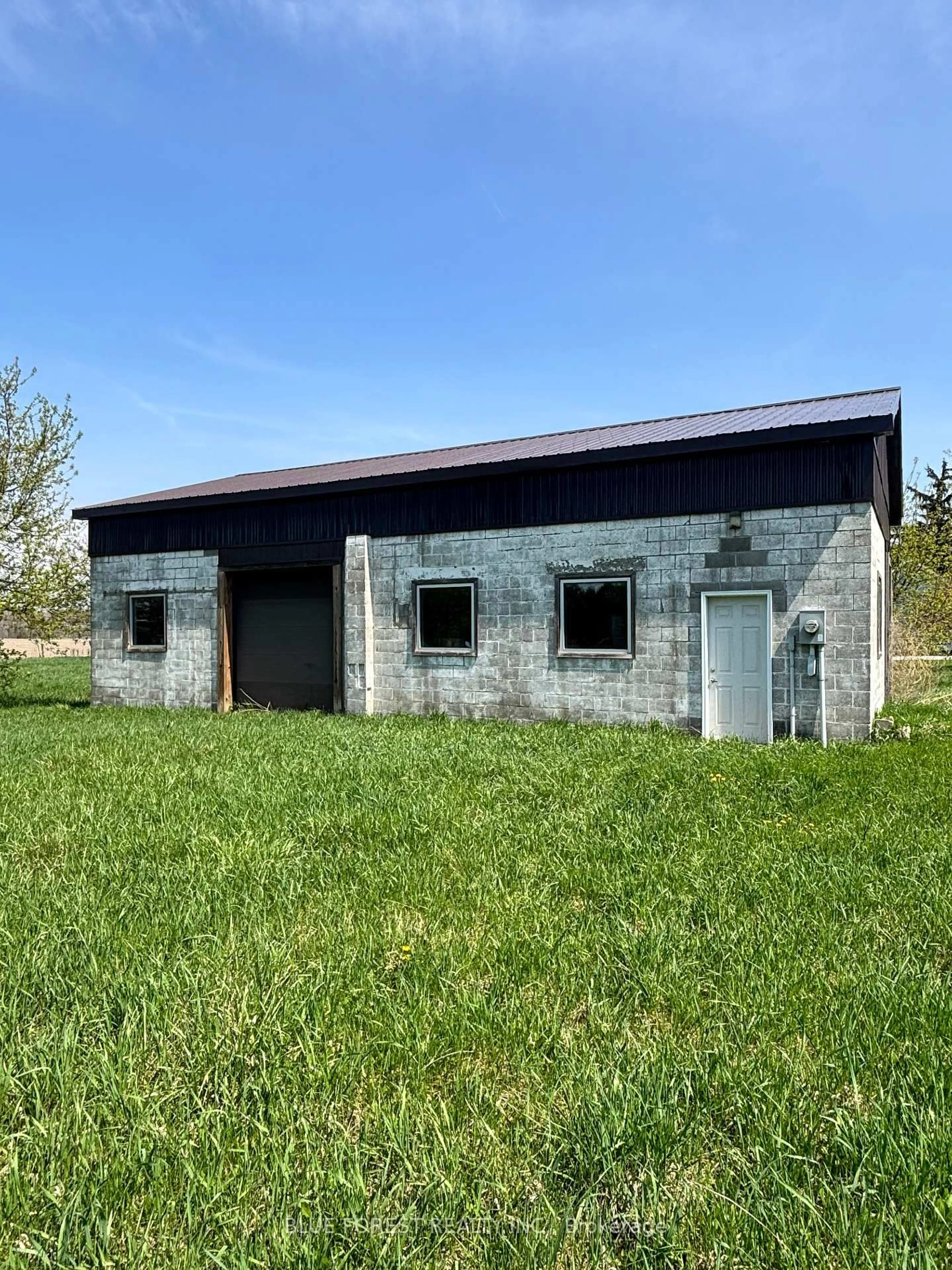 Shed for 12003 Baseline Rd, Chatham-Kent Ontario N0P 2K0