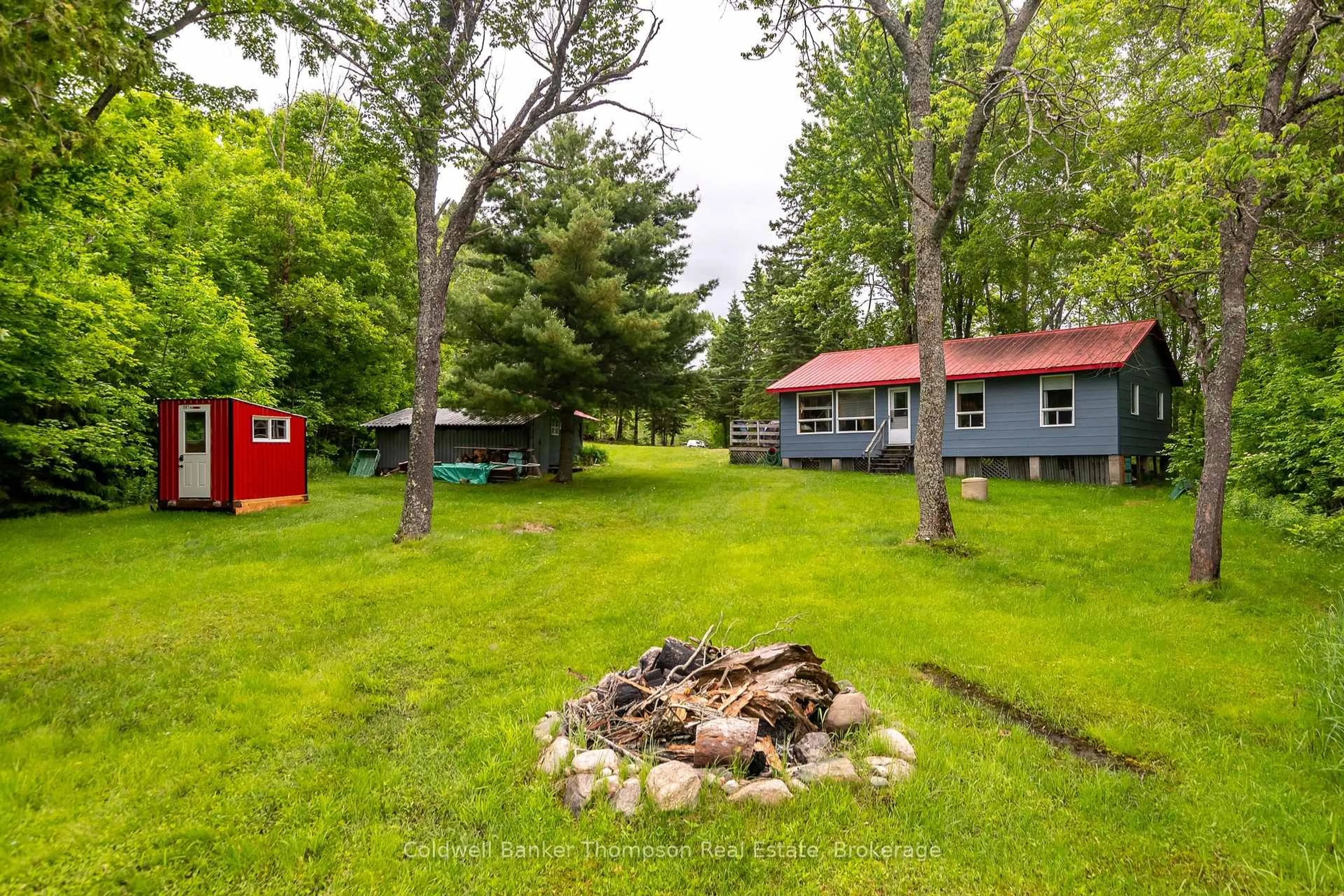 Patio, unknown for 432 Lakeside Tr, Magnetawan Ontario P0A 1P0