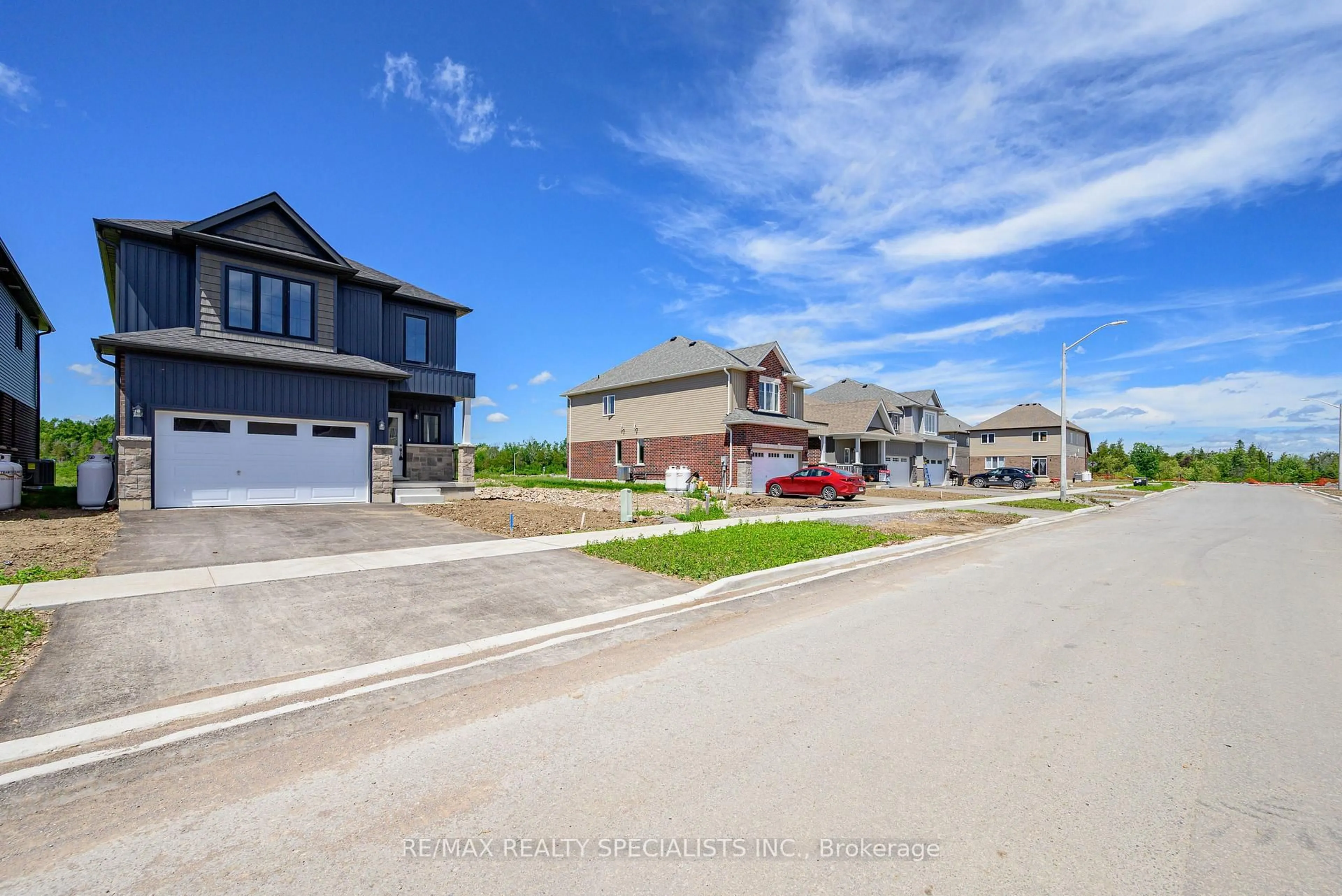A pic from outside/outdoor area/front of a property/back of a property/a pic from drone, street for 58 Hillcroft Way, Kawartha Lakes Ontario K0M 1A0