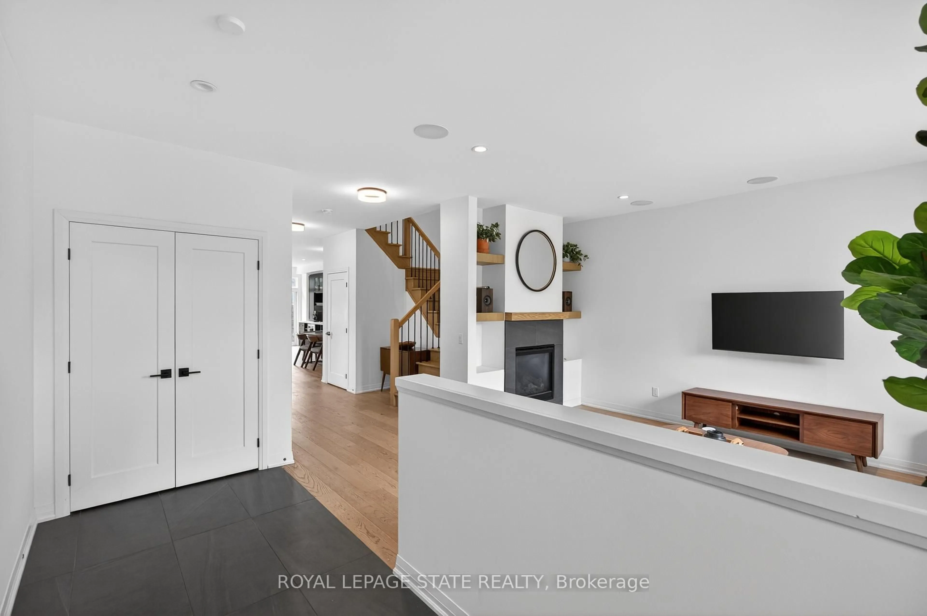 Unknown for 206 Canada St, Hamilton Ontario L8P 1P6