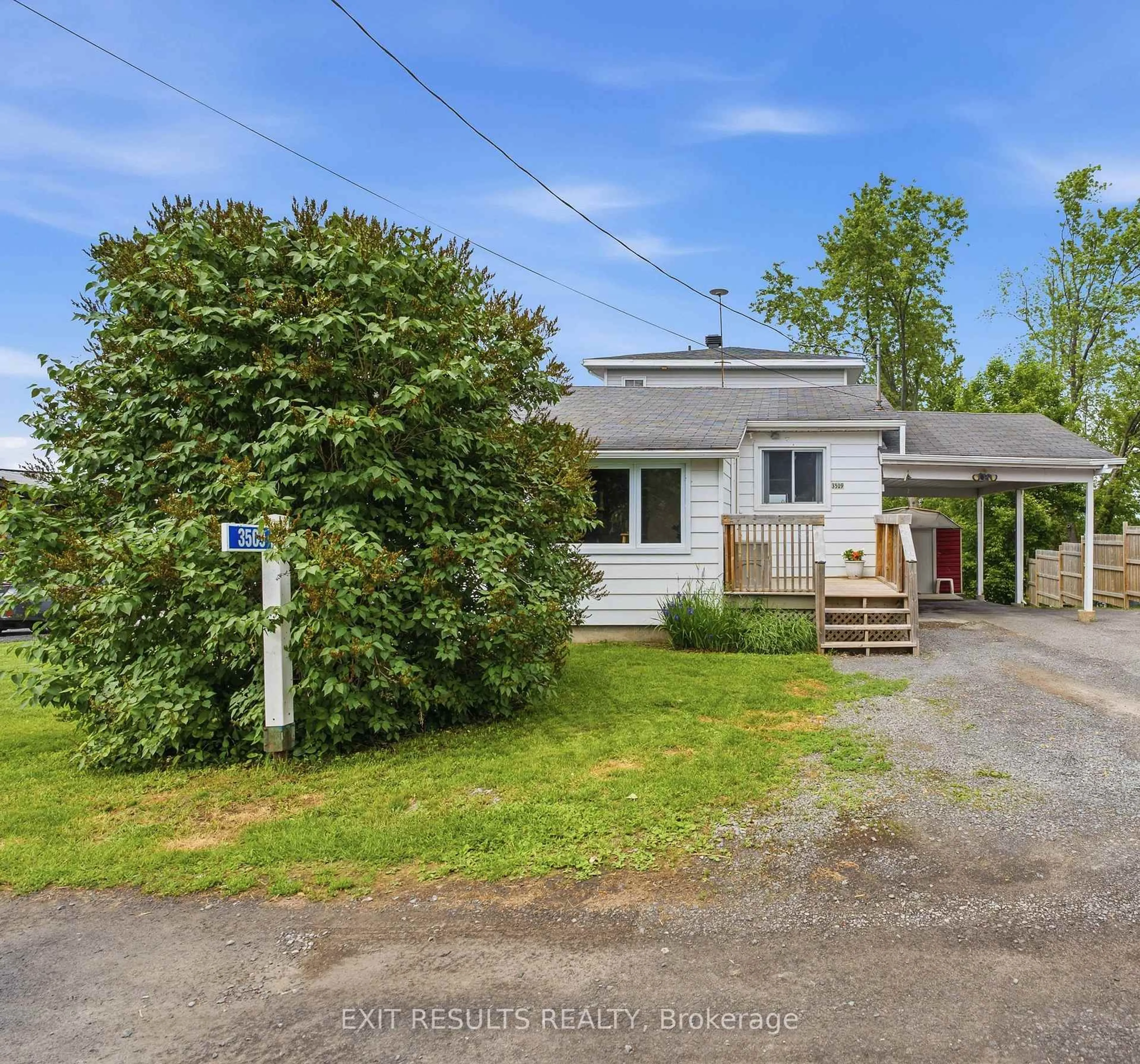 A pic from outside/outdoor area/front of a property/back of a property/a pic from drone, street for 3509 Brazeau St, Alfred and Plantagenet Ontario K0A 3K0