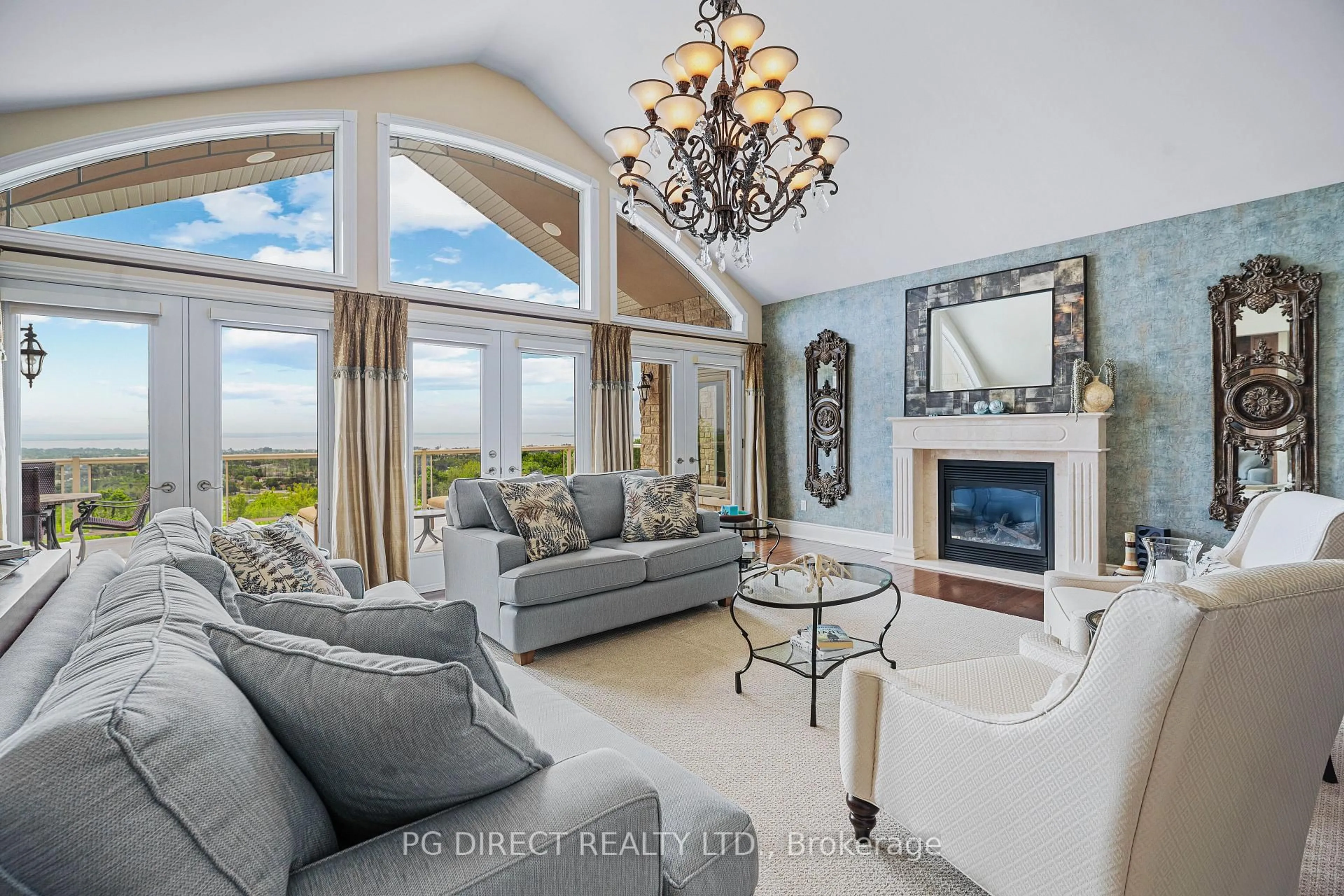 Living room with furniture, ceramic/tile floor for 427 Surrey Dr, North Bay Ontario P1C 1E4