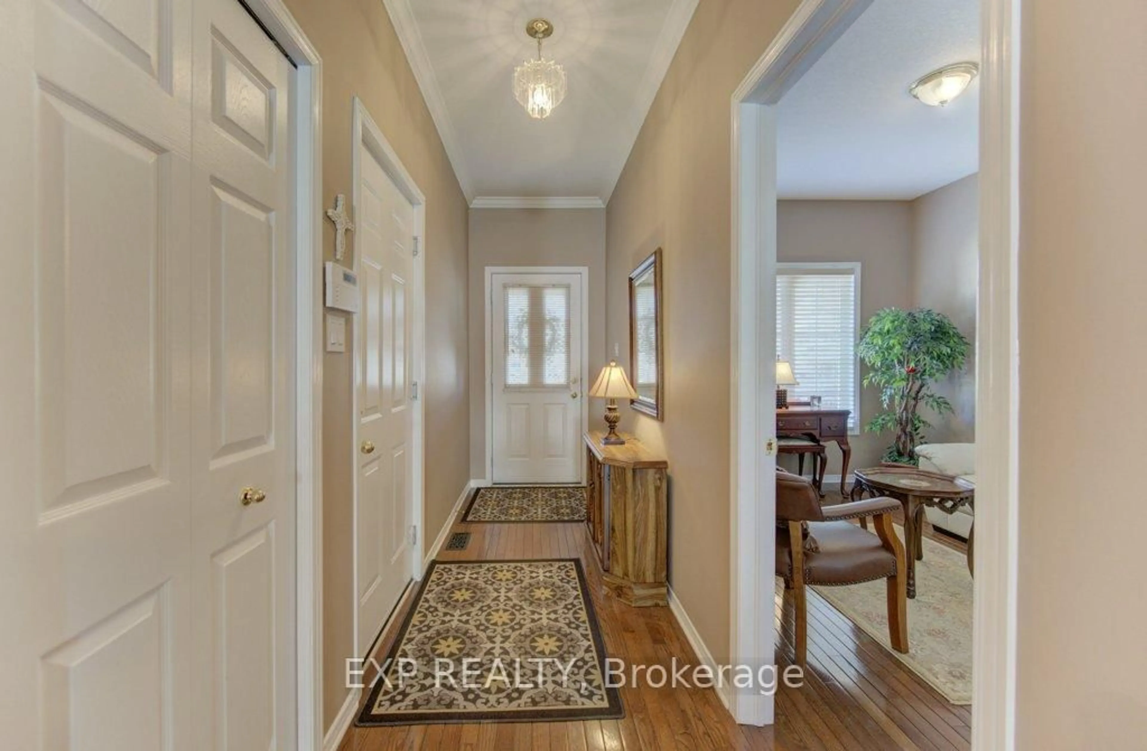 Indoor entryway for 545 Laurelwood Dr #8, Waterloo Ontario N2V 2R4