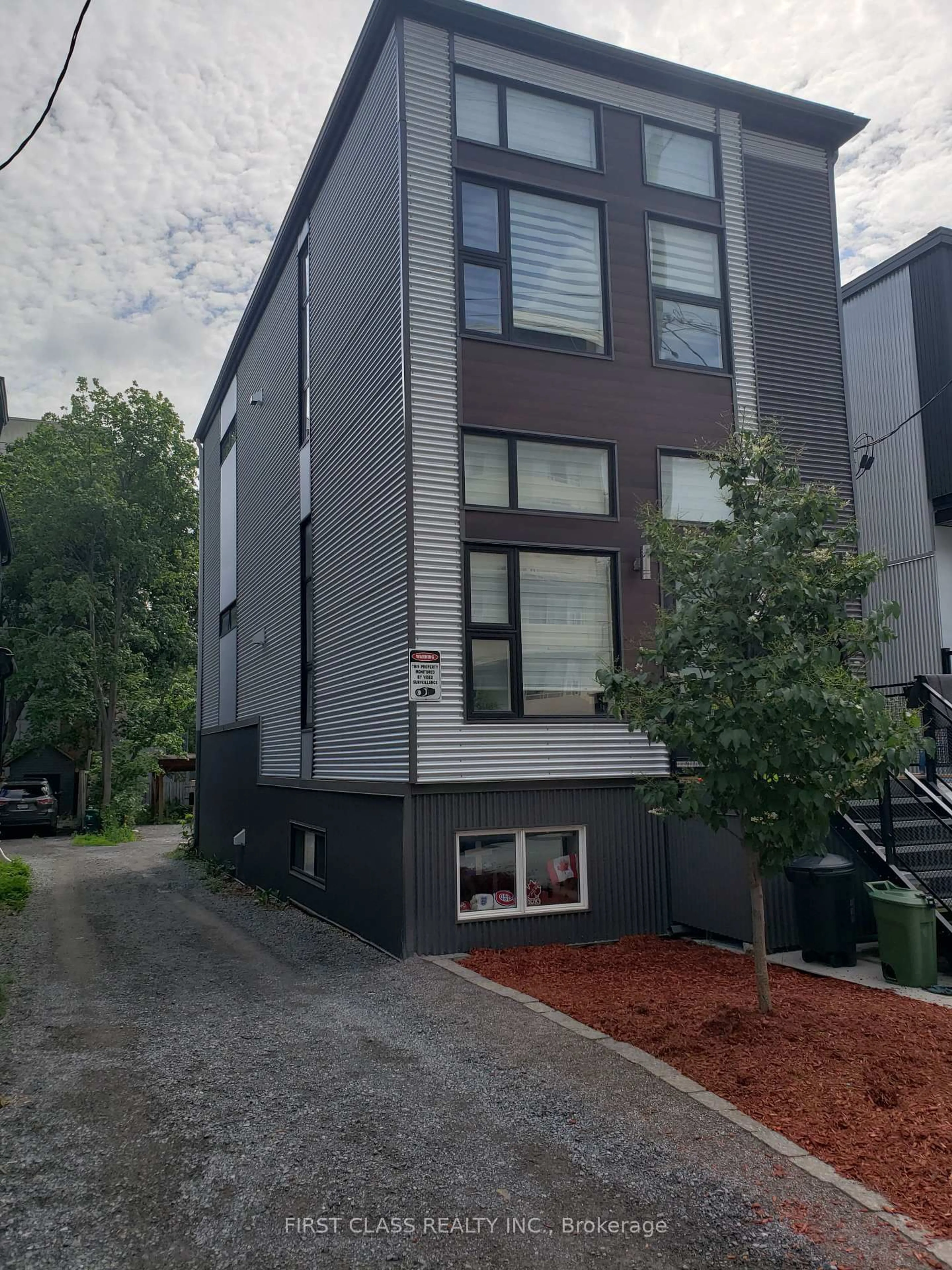 Home with brick exterior material, street for 341 Cambridge St, Ottawa Ontario K1R 7B3