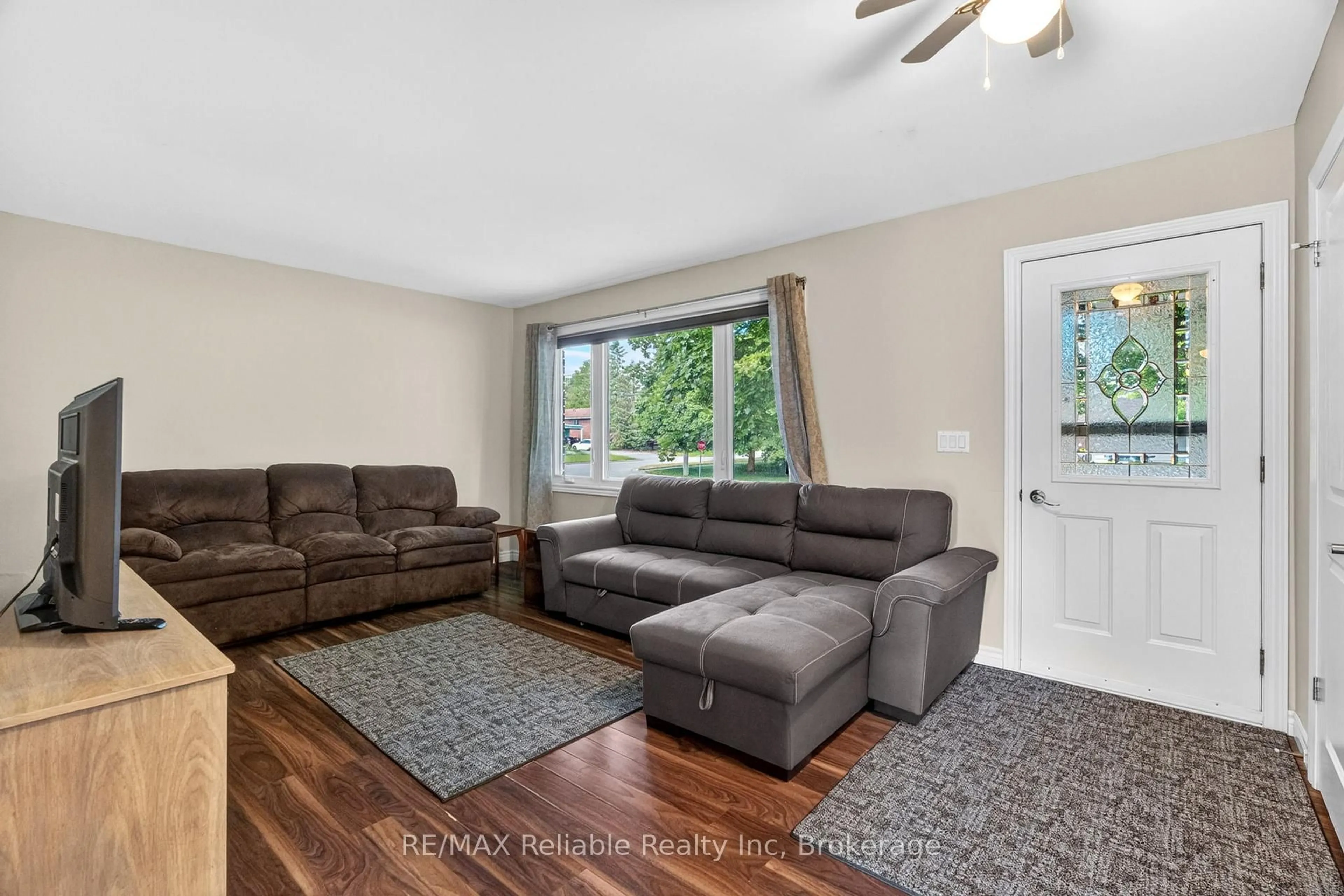 Living room with furniture, unknown for 182 Jarvis St, Huron East Ontario N0K 1W0