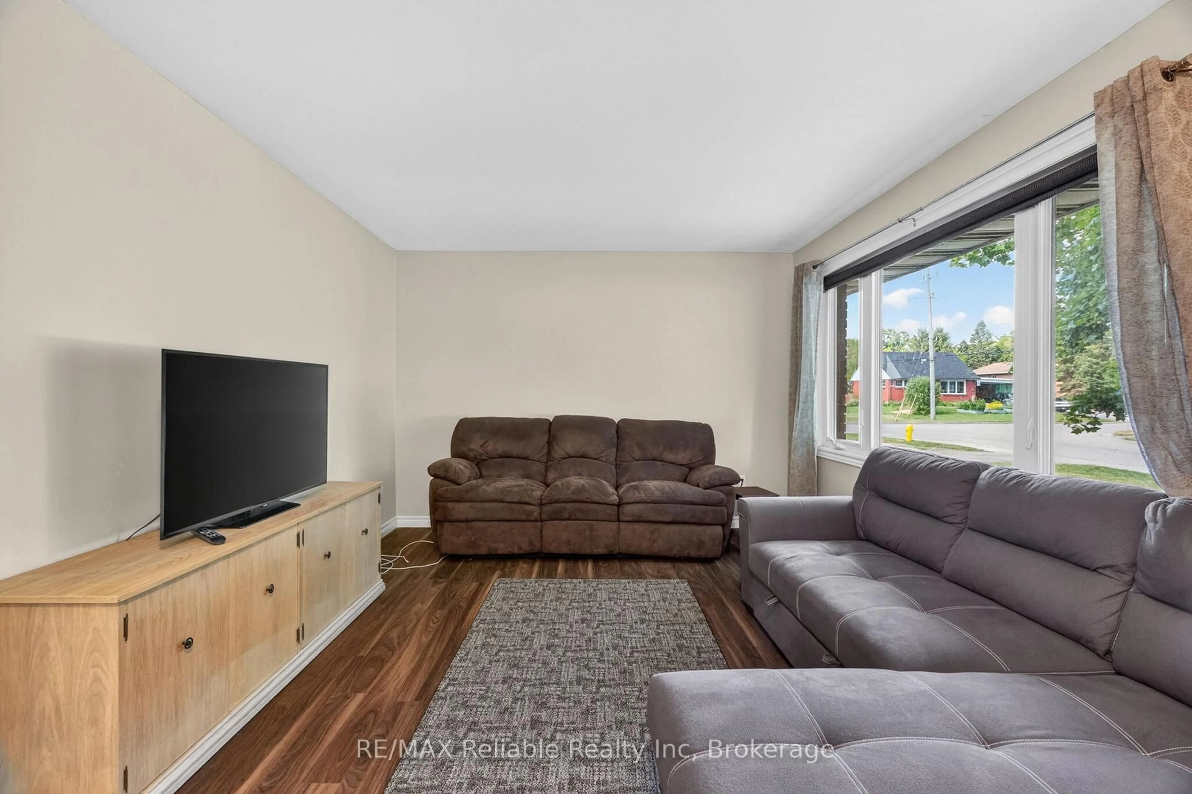 Living room with furniture, unknown for 182 Jarvis St, Huron East Ontario N0K 1W0