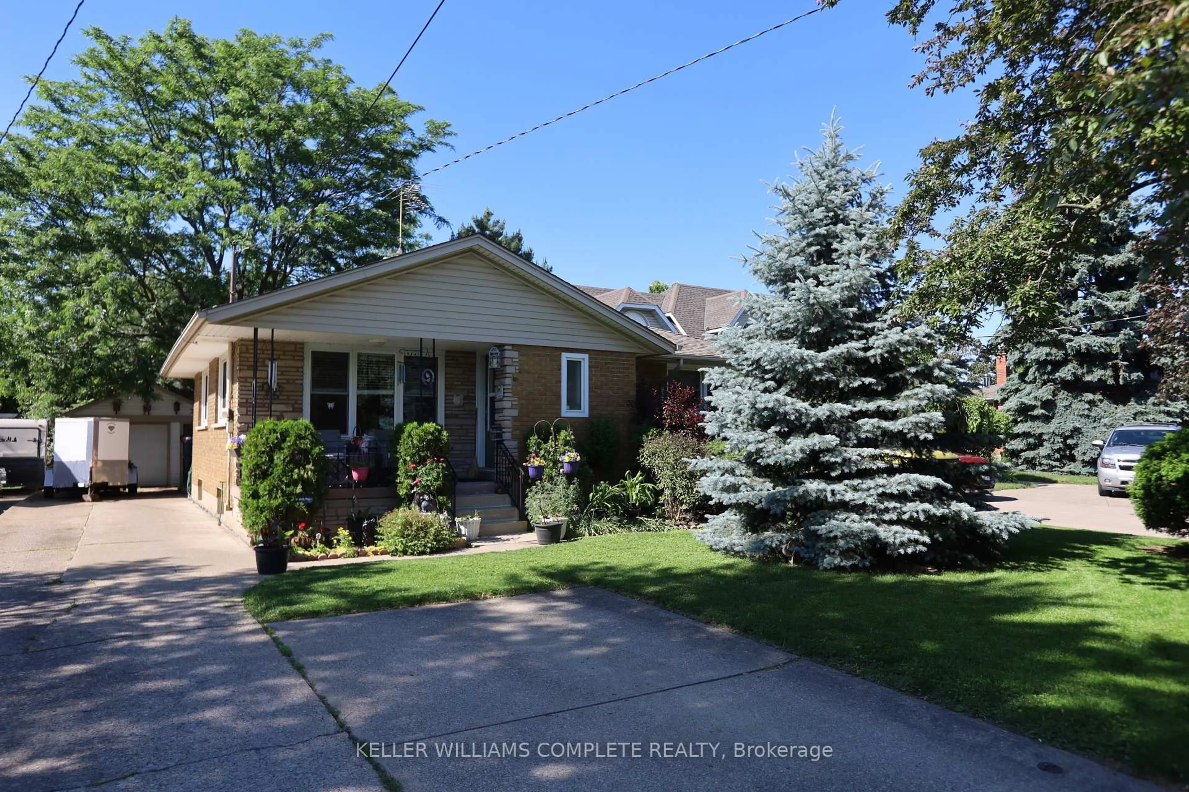 Unknown for 9 Cecil St, St. Catharines Ontario L2N 4B3