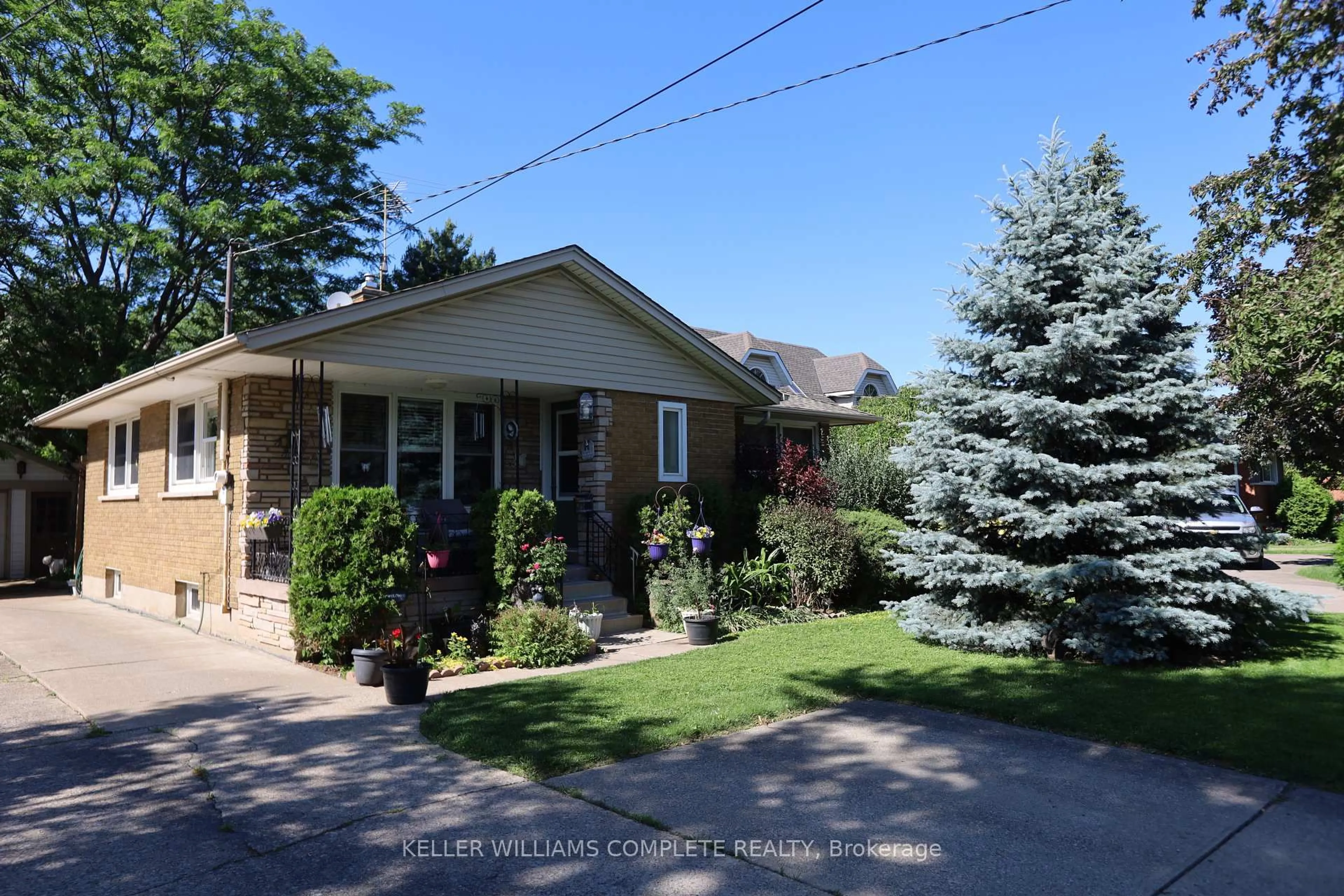 Unknown for 9 Cecil St, St. Catharines Ontario L2N 4B3