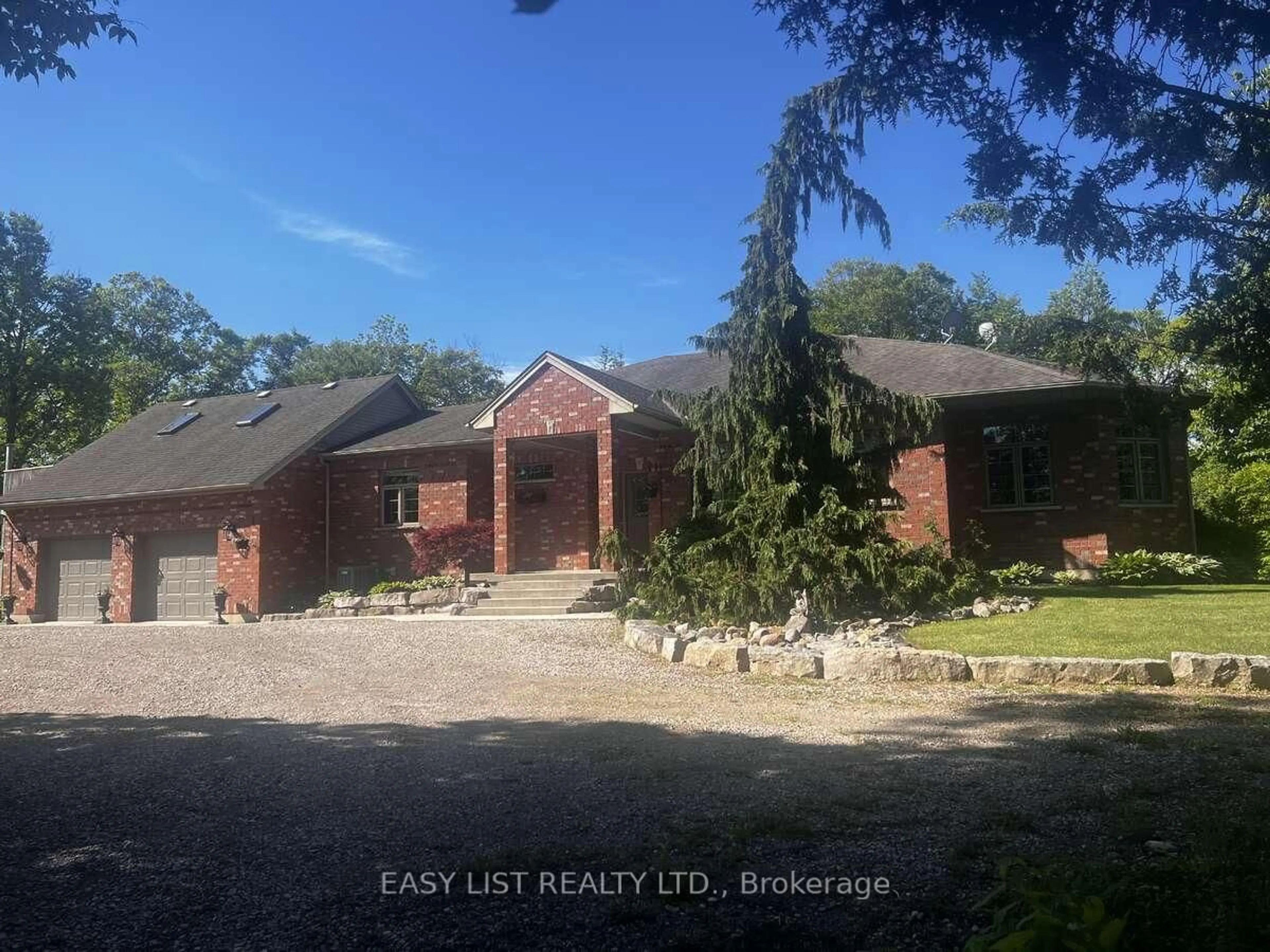 A pic from outside/outdoor area/front of a property/back of a property/a pic from drone, unknown for 13749 Largie Rd, Dutton/Dunwich Ontario N0L 1J0
