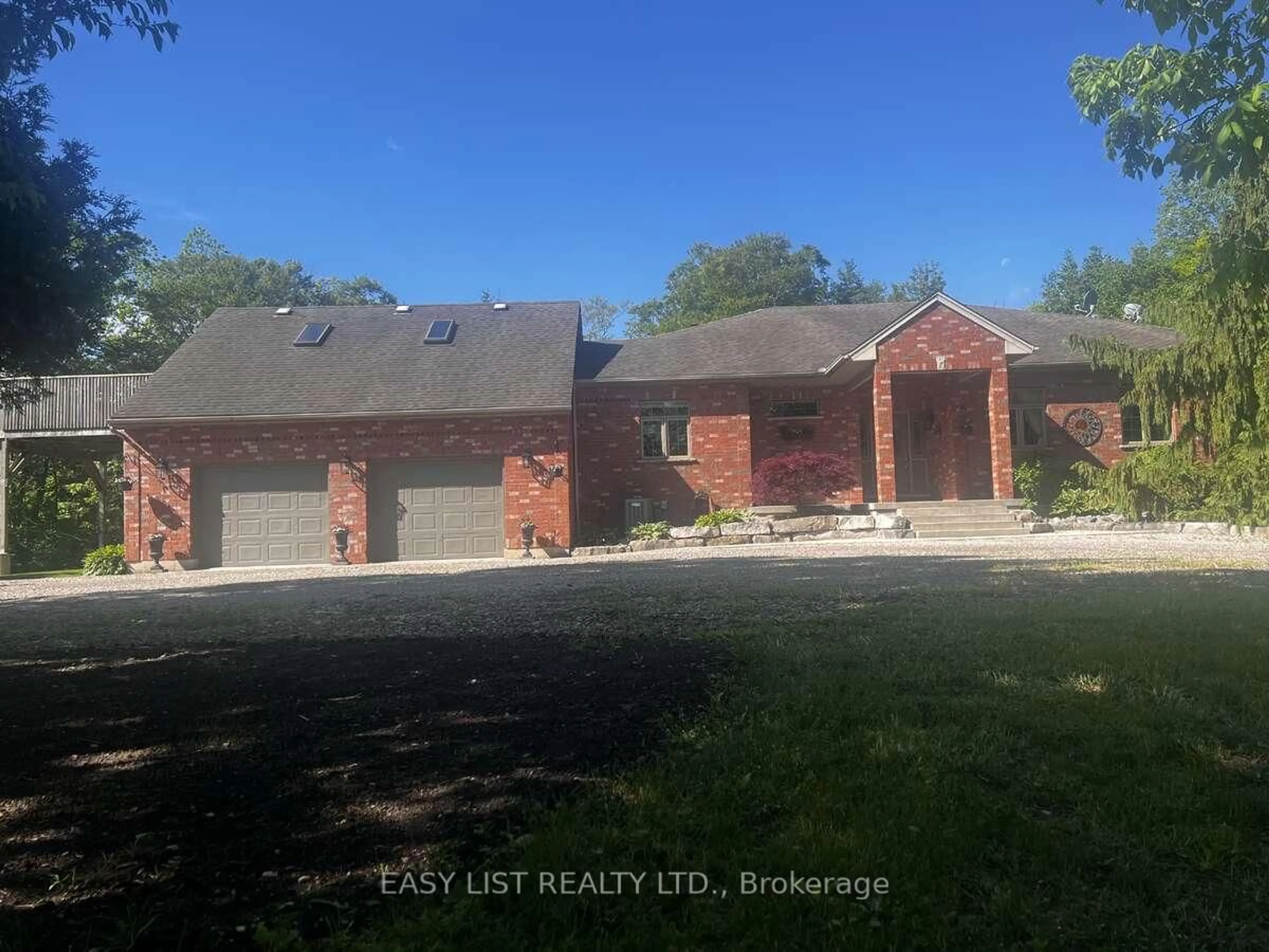 A pic from outside/outdoor area/front of a property/back of a property/a pic from drone, unknown for 13749 Largie Rd, Dutton/Dunwich Ontario N0L 1J0