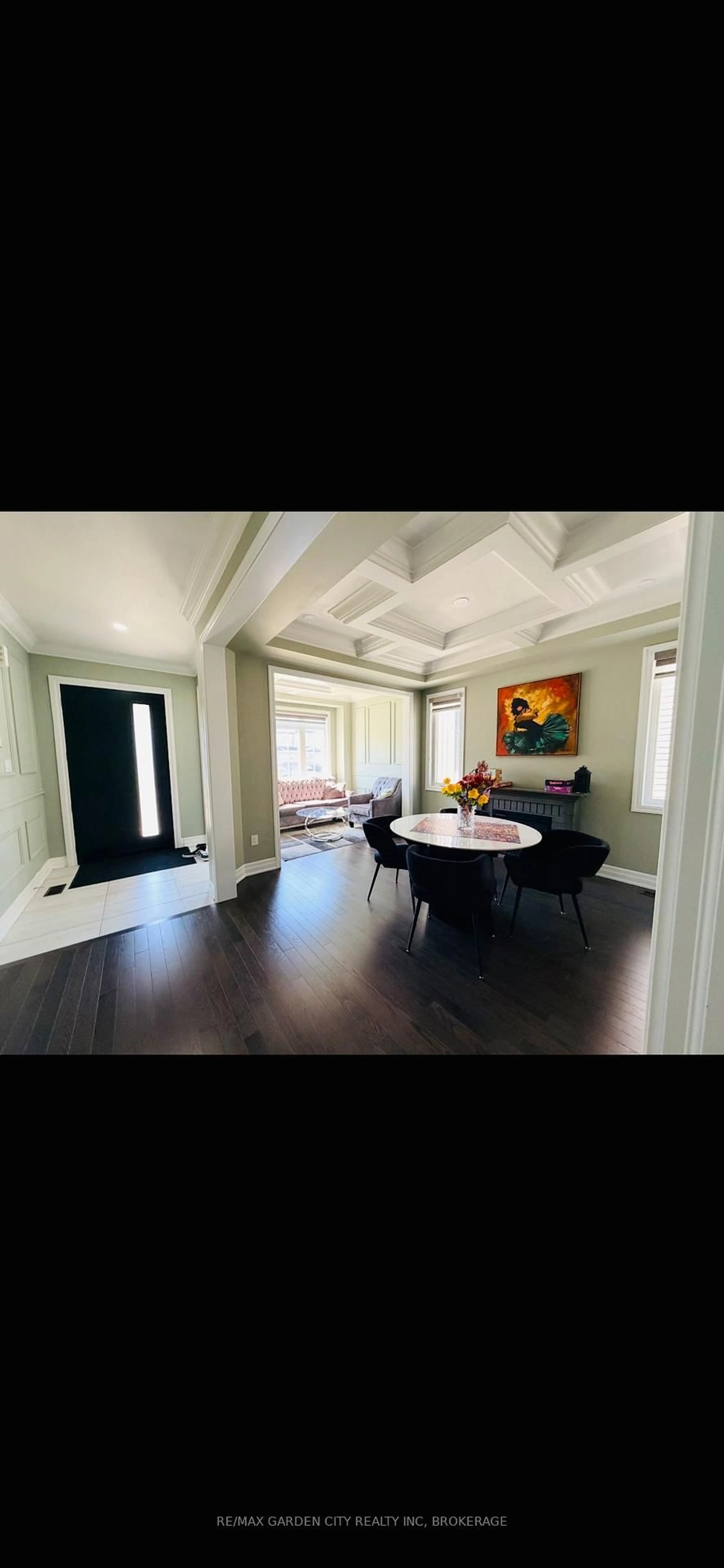 A pic of a room for 9224 White Oak Ave, Niagara Falls Ontario L2G 3P6