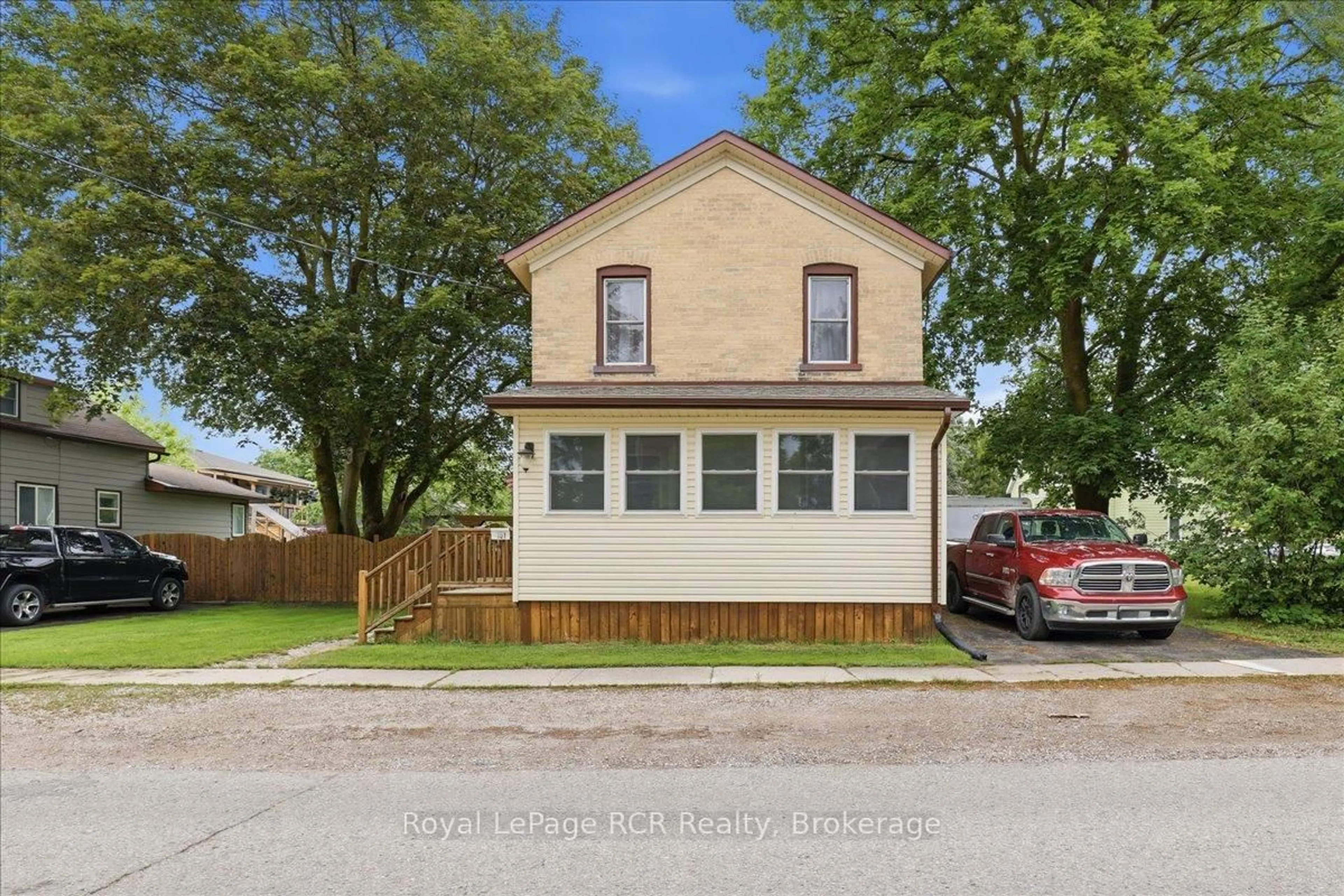 Unknown for 161 Livingstone Ave, North Perth Ontario N4W 1P6