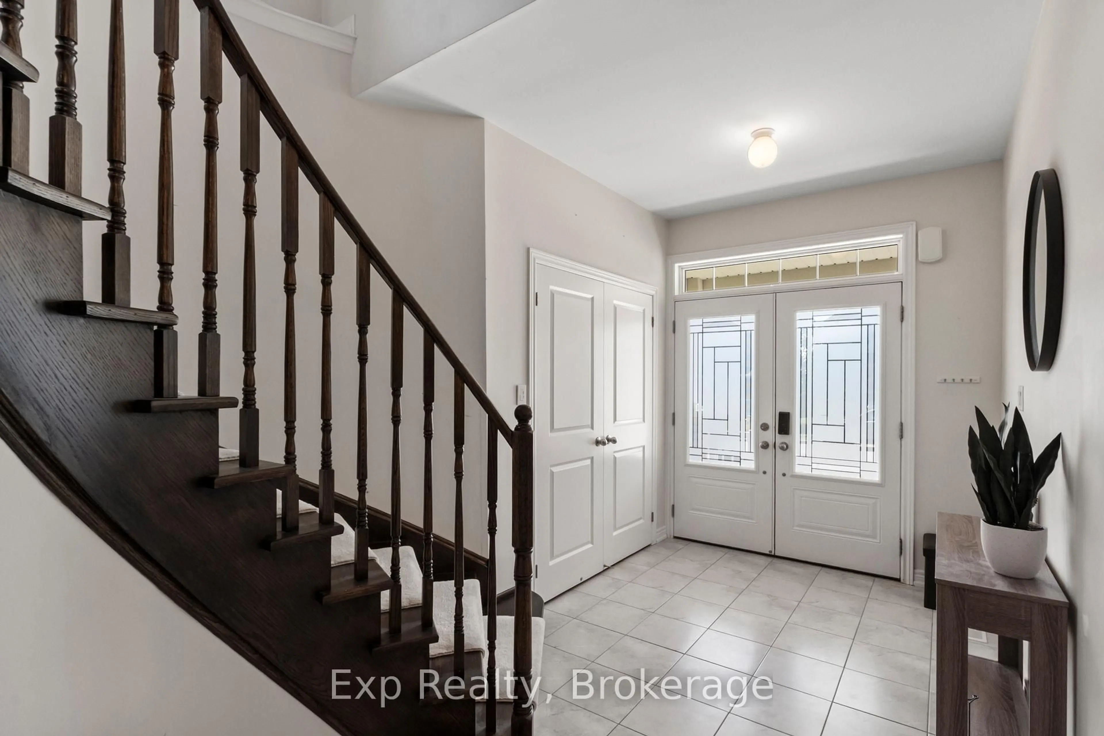 Indoor entryway for 64 Paul Rexe Blvd, Otonabee-South Monaghan Ontario K9J 0G4