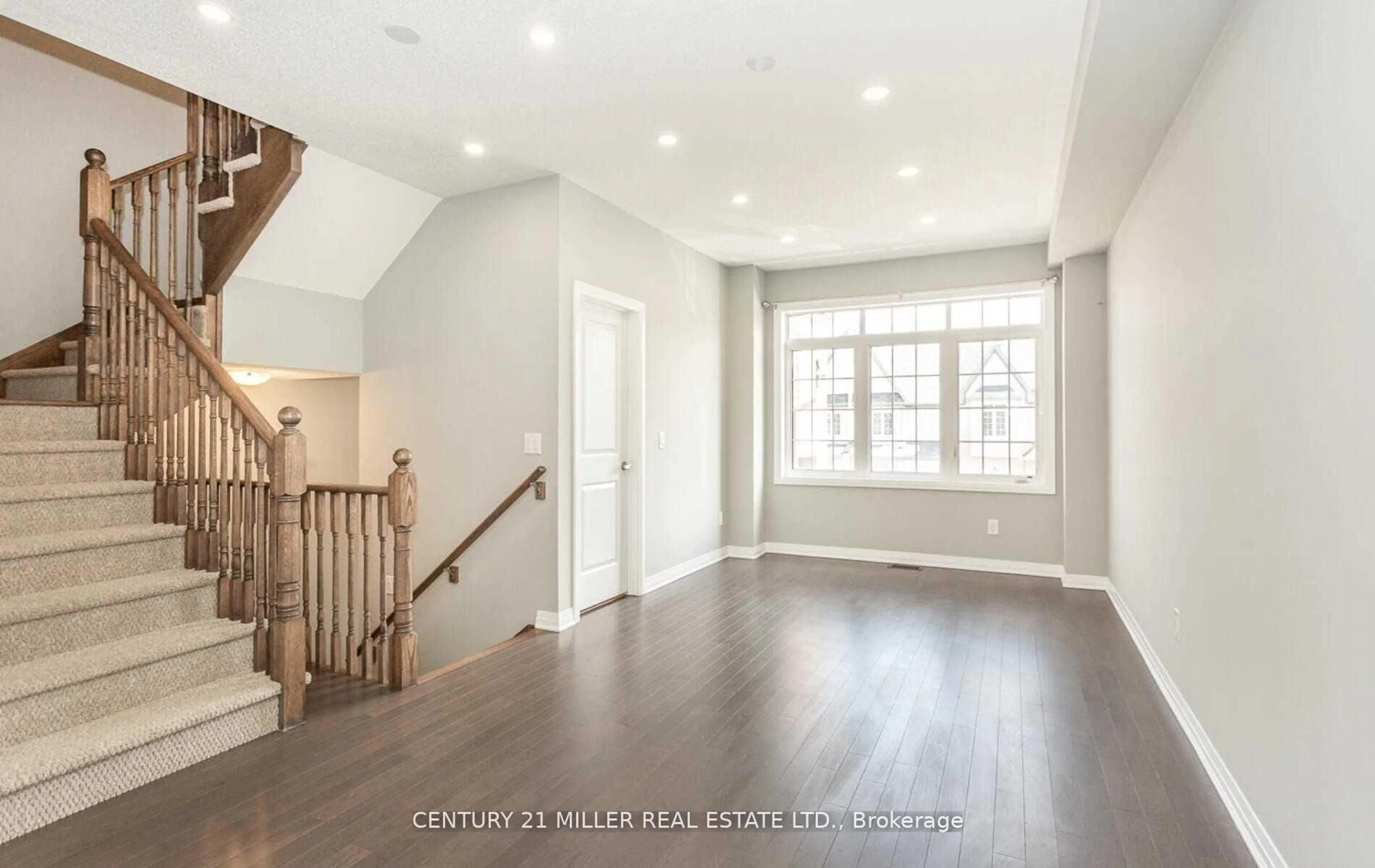 Indoor entryway for 4074 Canby St, Lincoln Ontario L3J 0R6