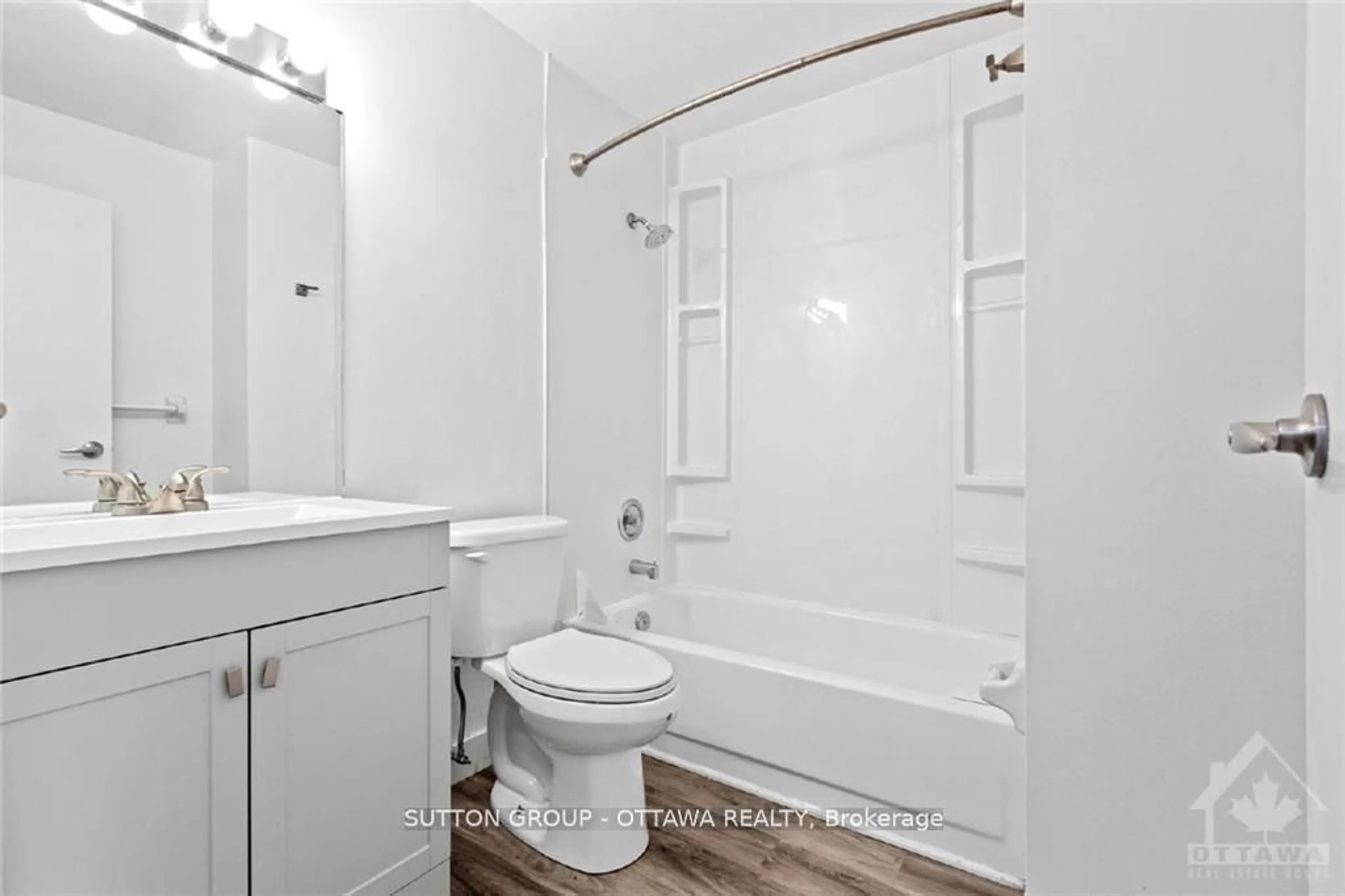 Standard bathroom, unknown for 244 Westhaven Cres, Ottawa Ontario K1Z 7G3
