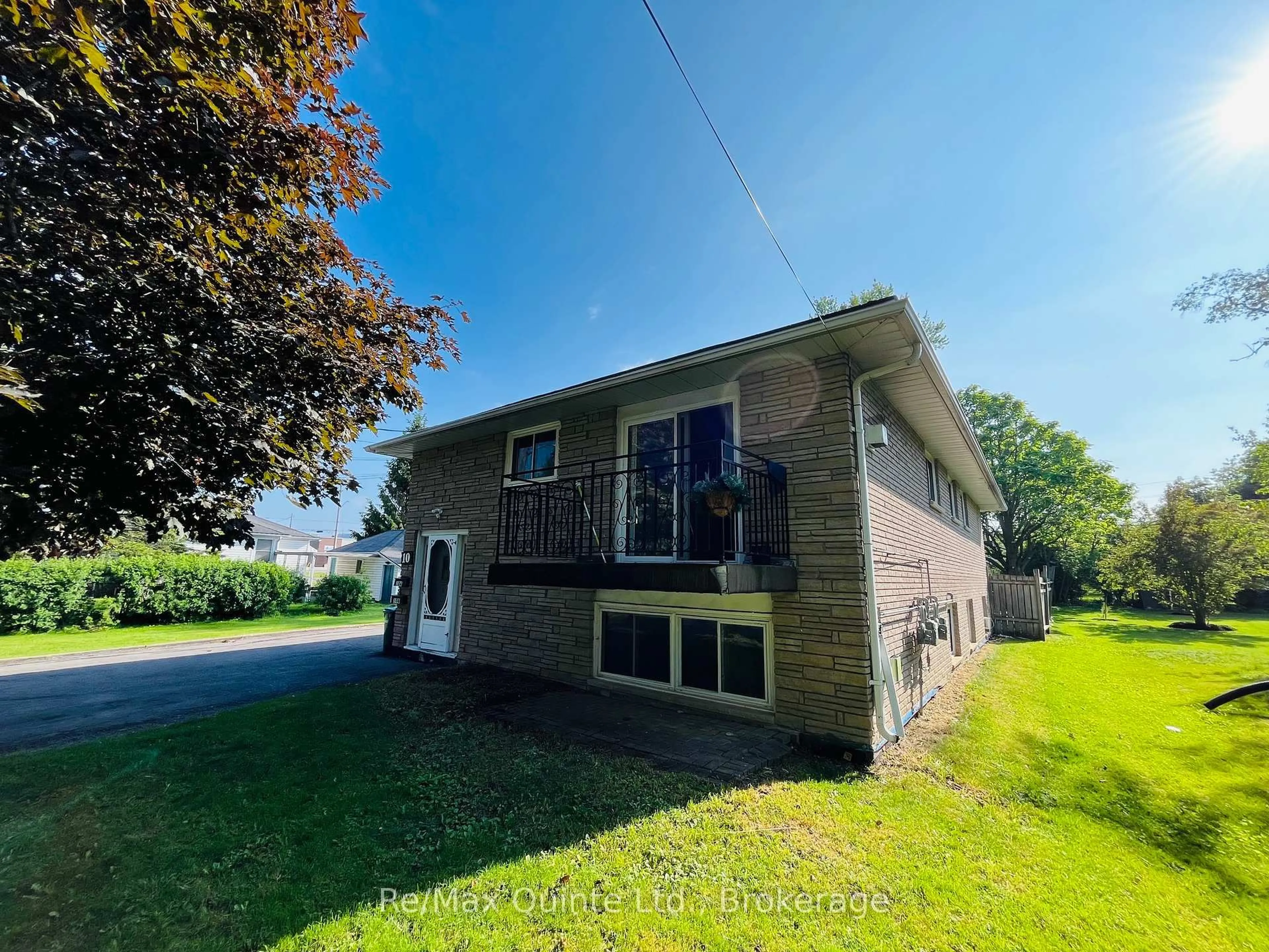 A pic from outside/outdoor area/front of a property/back of a property/a pic from drone, water/lake/river/ocean view for 10 Shamrock Rd, Belleville Ontario K8P 4J2
