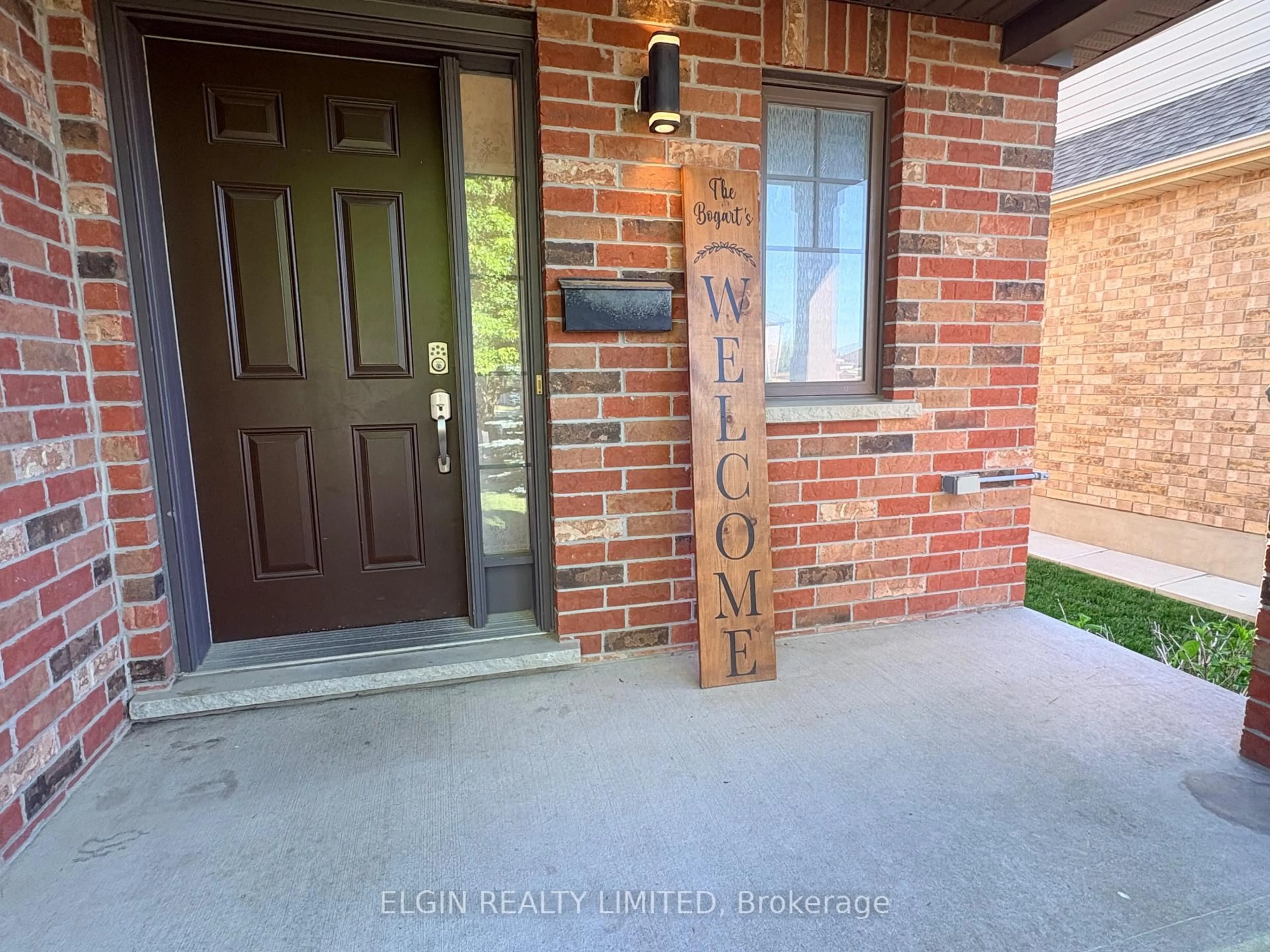 Home with brick exterior material, street for 44 Peach Tree Blvd, St. Thomas Ontario N5R 4Y7