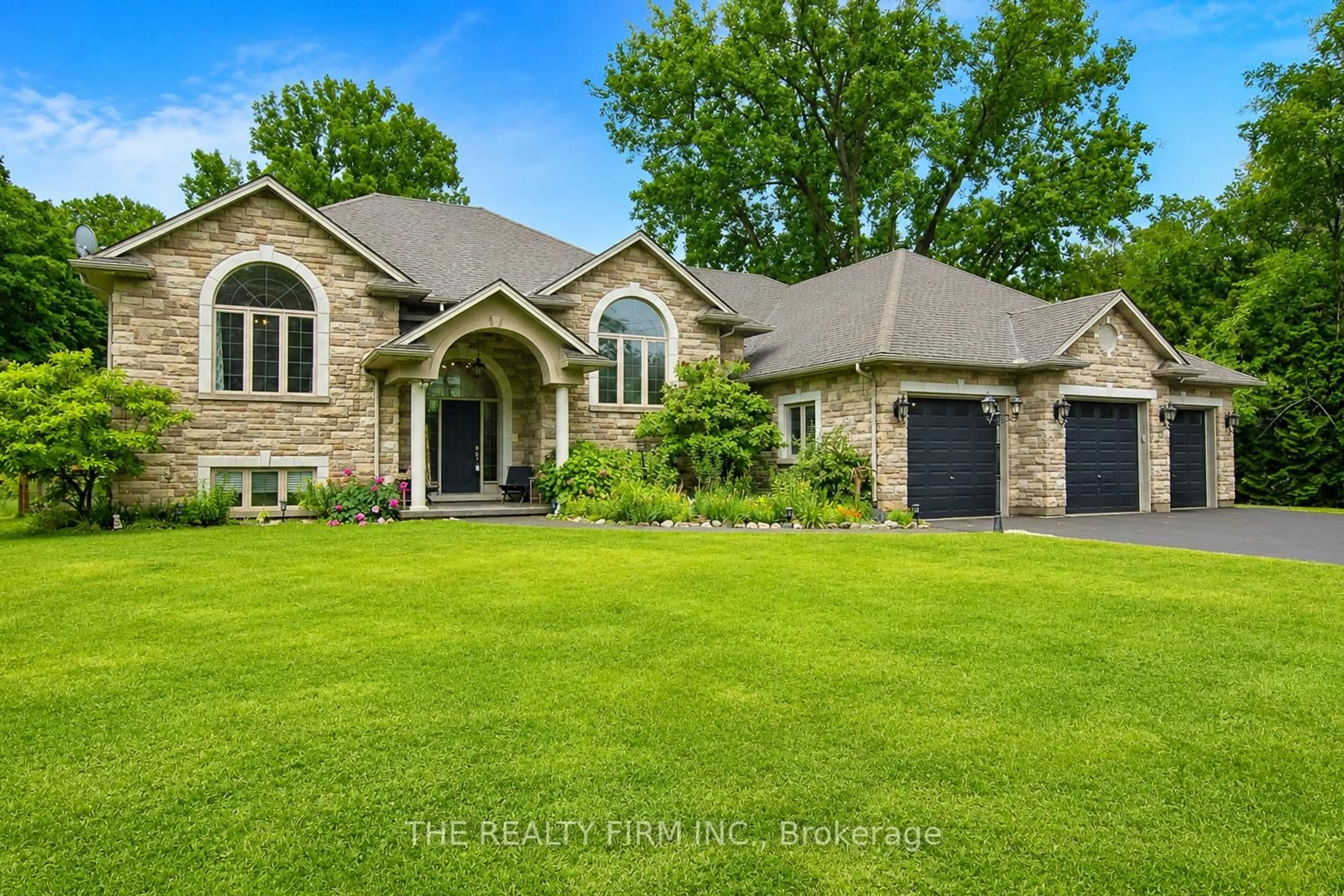 Home with brick exterior material, street for 24677 Pioneer Line, West Elgin Ontario N0L 2P0