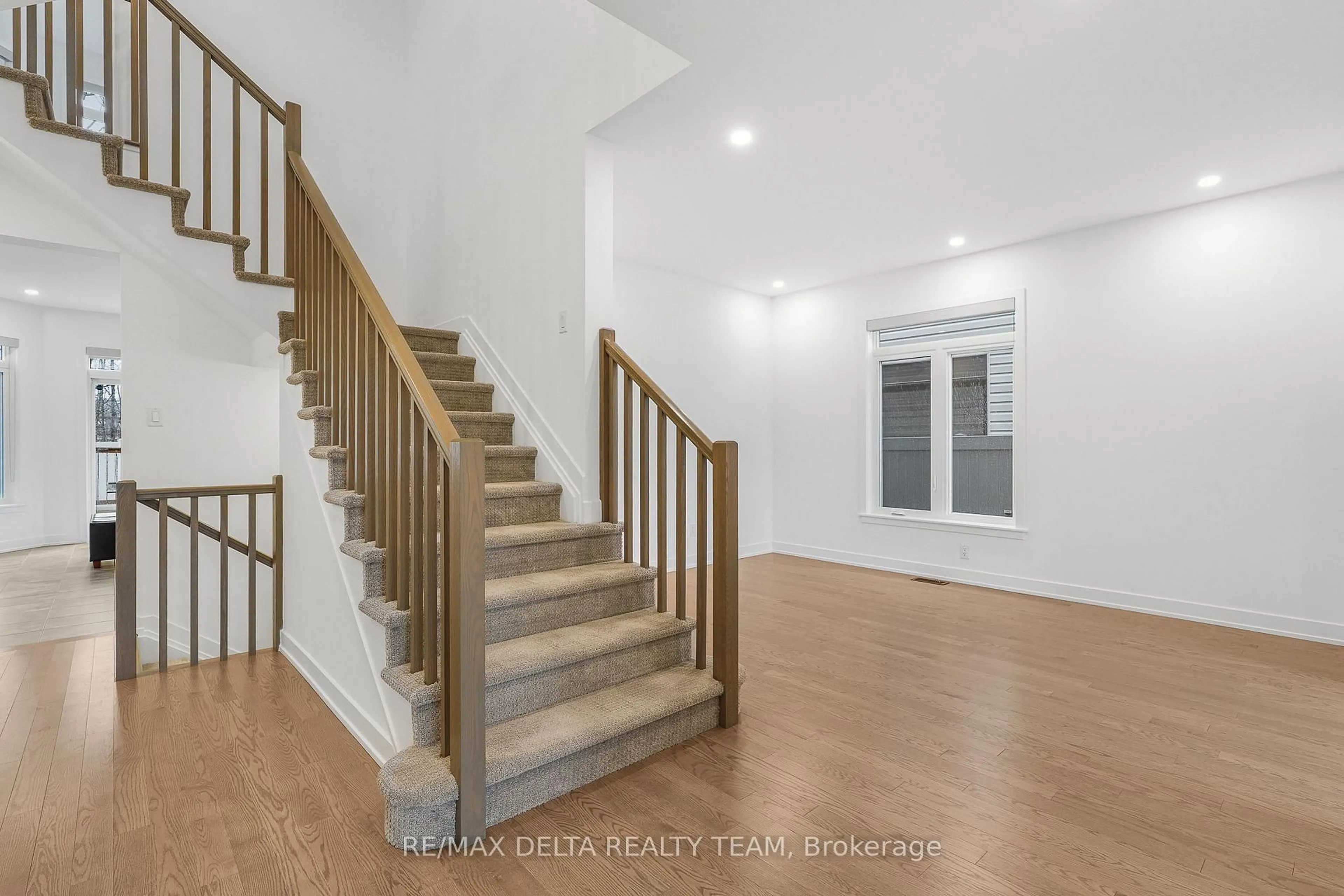 Stairs for 39 Angel Hts, Stittsville Ontario K2S 2N2