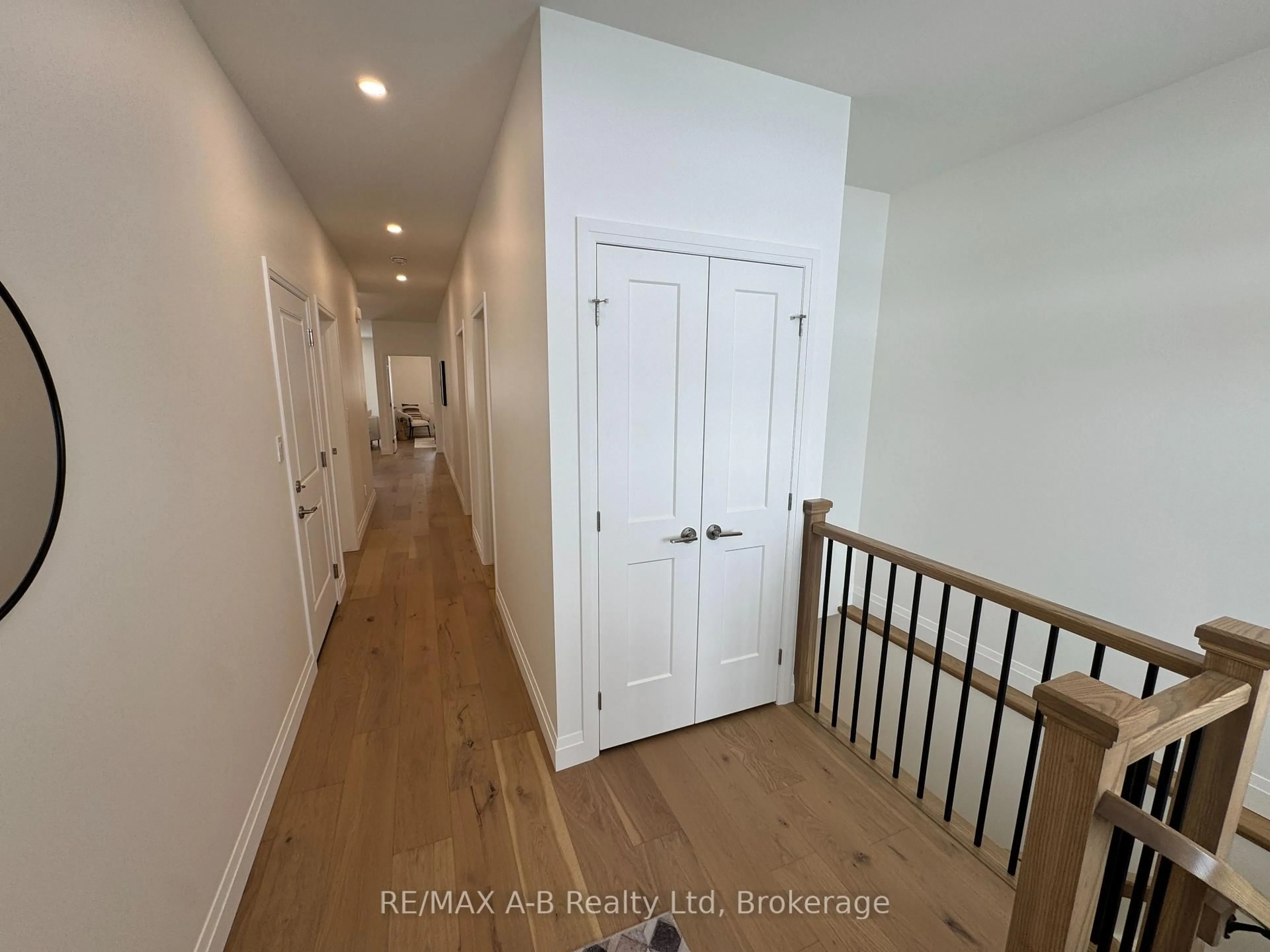 Indoor entryway for 169 Wimpole St, West Perth Ontario N0K 1N0