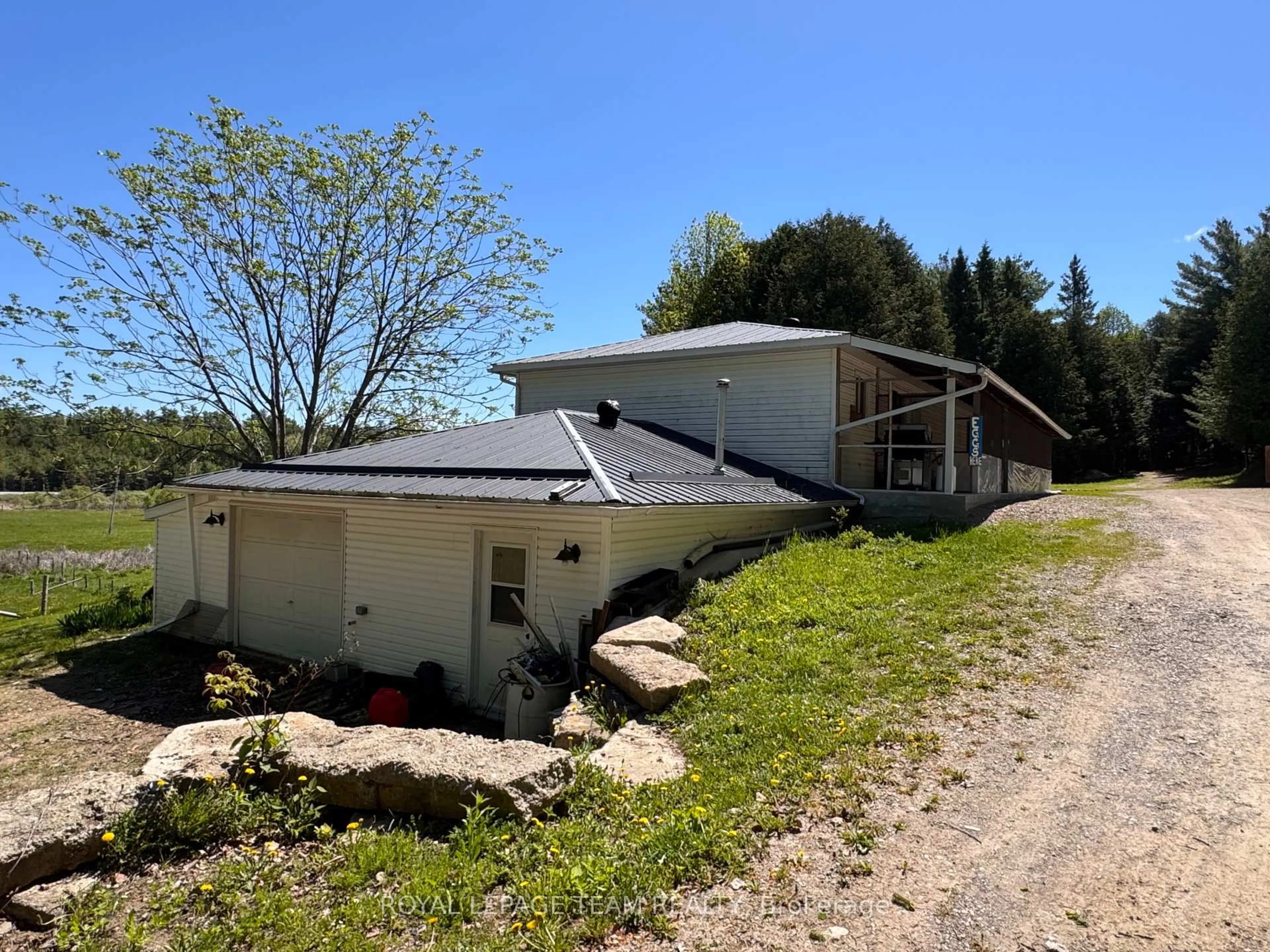 A pic from outside/outdoor area/front of a property/back of a property/a pic from drone, building for 20473 Highway 17 Highway, Cobden Ontario K0J 1K0
