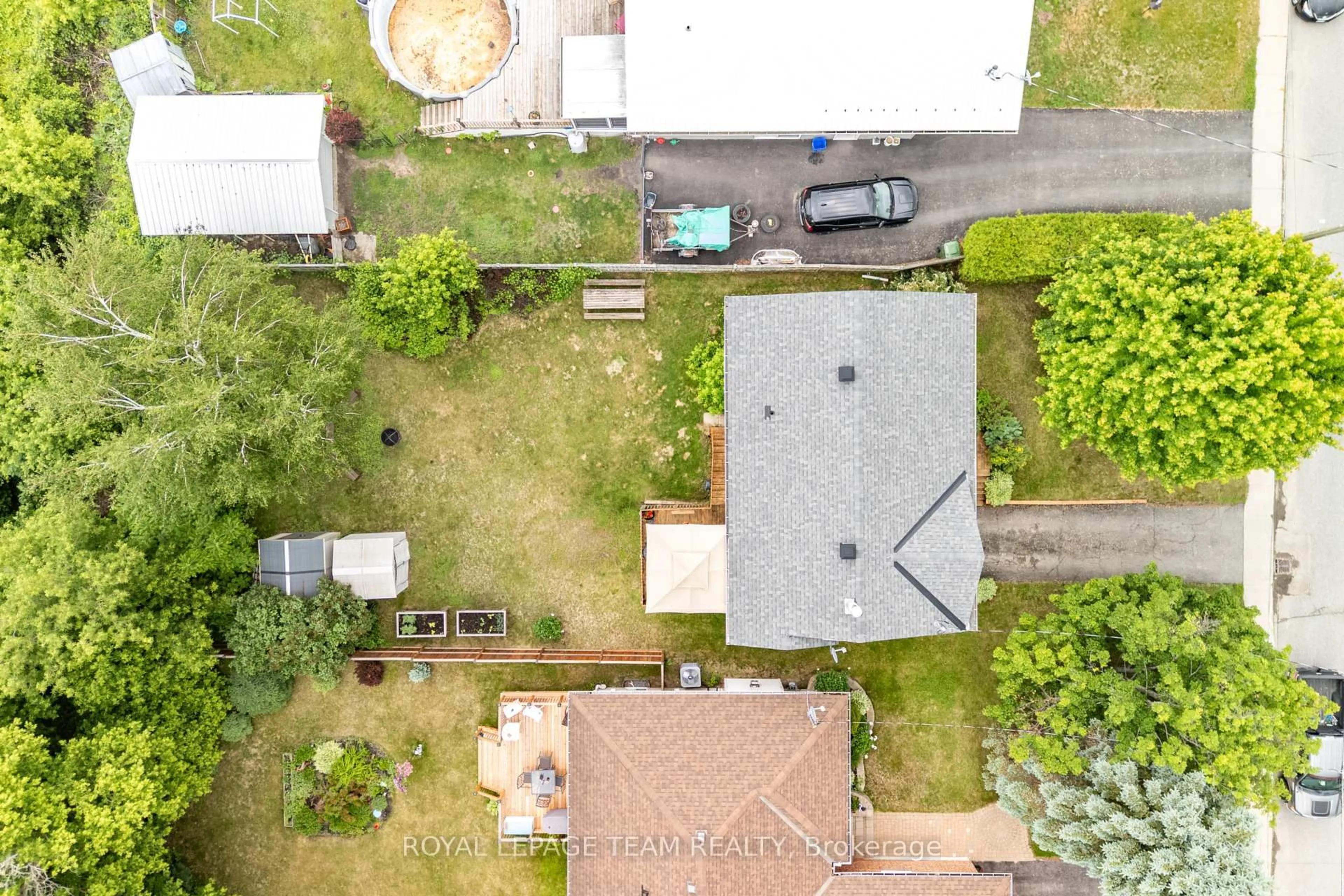 A pic from outside/outdoor area/front of a property/back of a property/a pic from drone, street for 58 SEVENTH Ave, Arnprior Ontario K7S 3S2