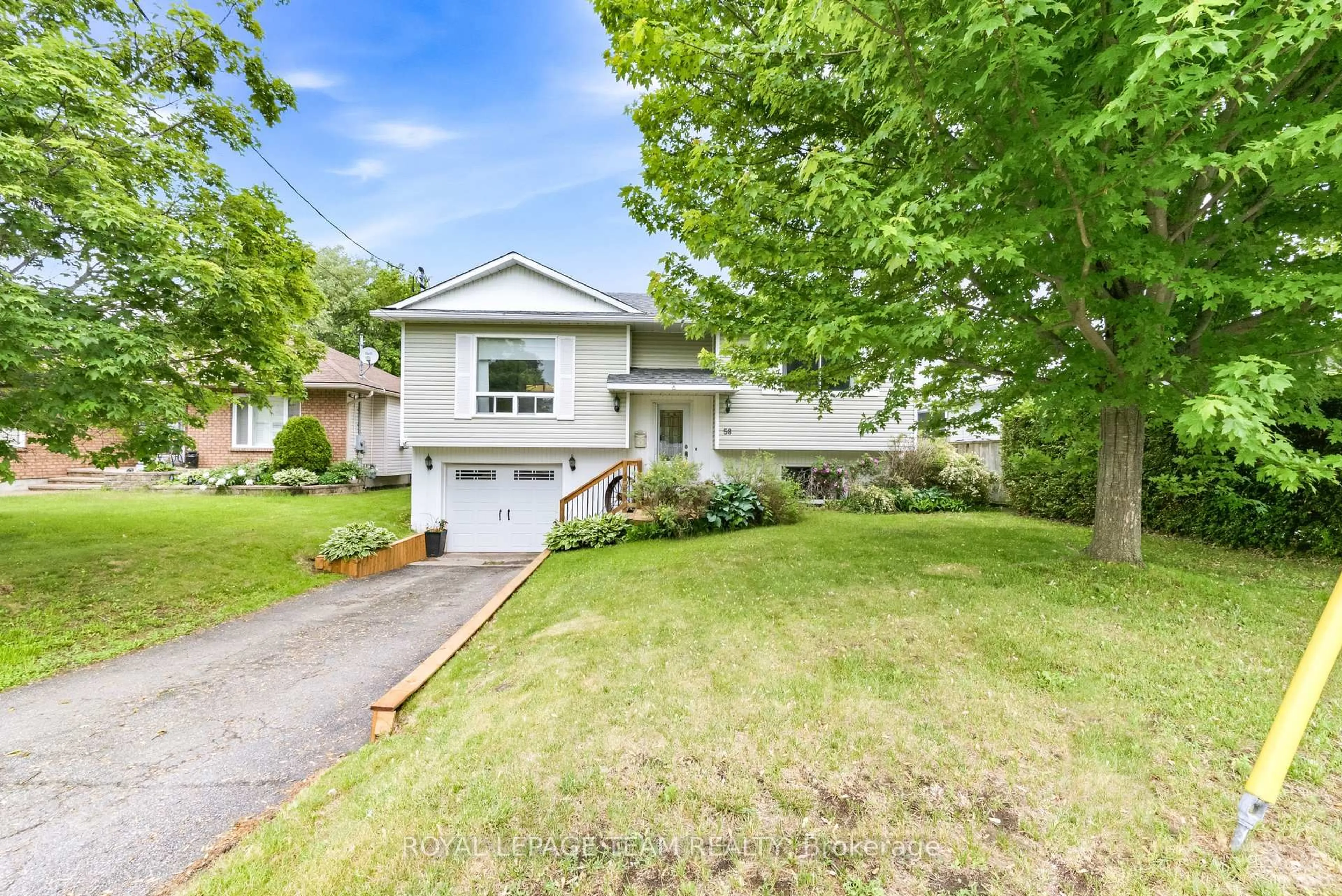 Home with vinyl exterior material, street for 58 SEVENTH Ave, Arnprior Ontario K7S 3S2