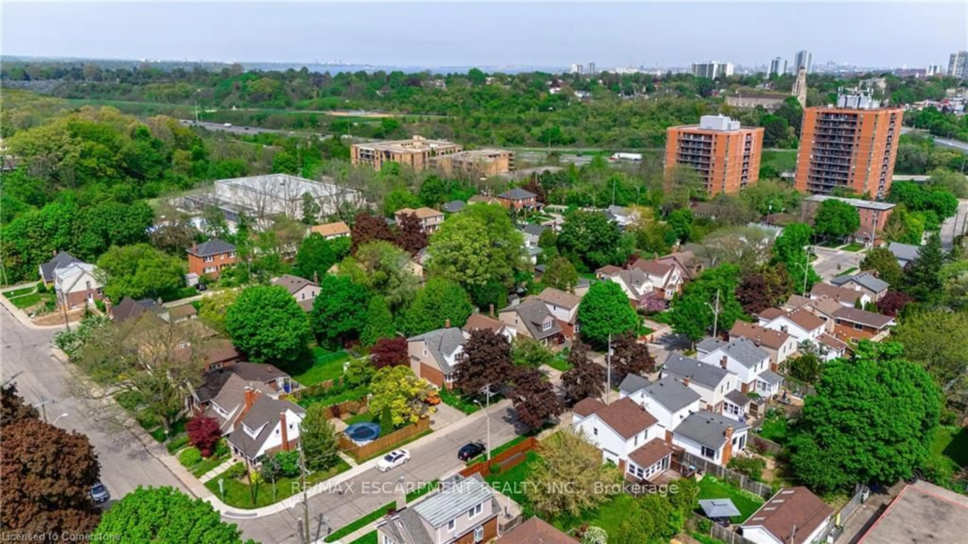 A pic from outside/outdoor area/front of a property/back of a property/a pic from drone, city buildings view from balcony for 136 Glen Rd, Hamilton Ontario L8S 3M9