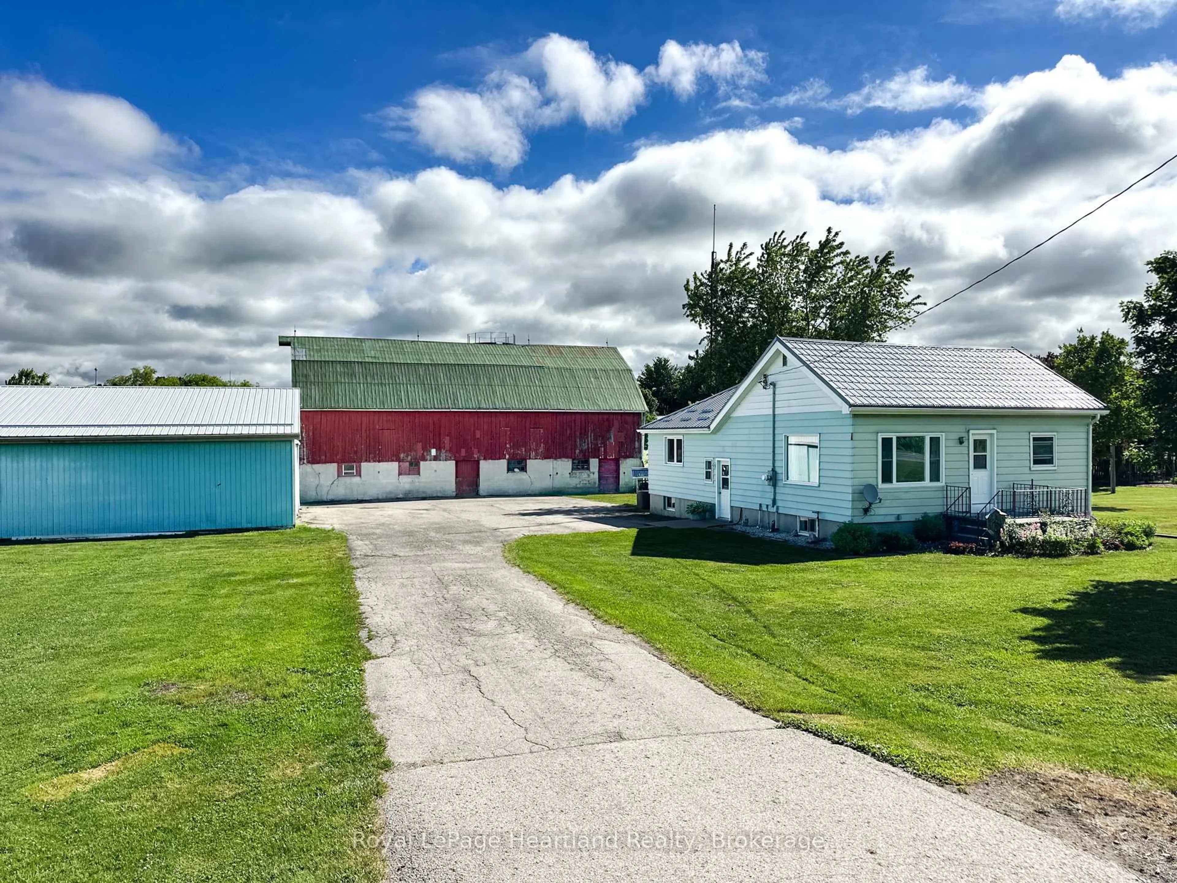 A pic from outside/outdoor area/front of a property/back of a property/a pic from drone, unknown for 41590 Huron Rd, Central Huron Ontario N0M 1L0
