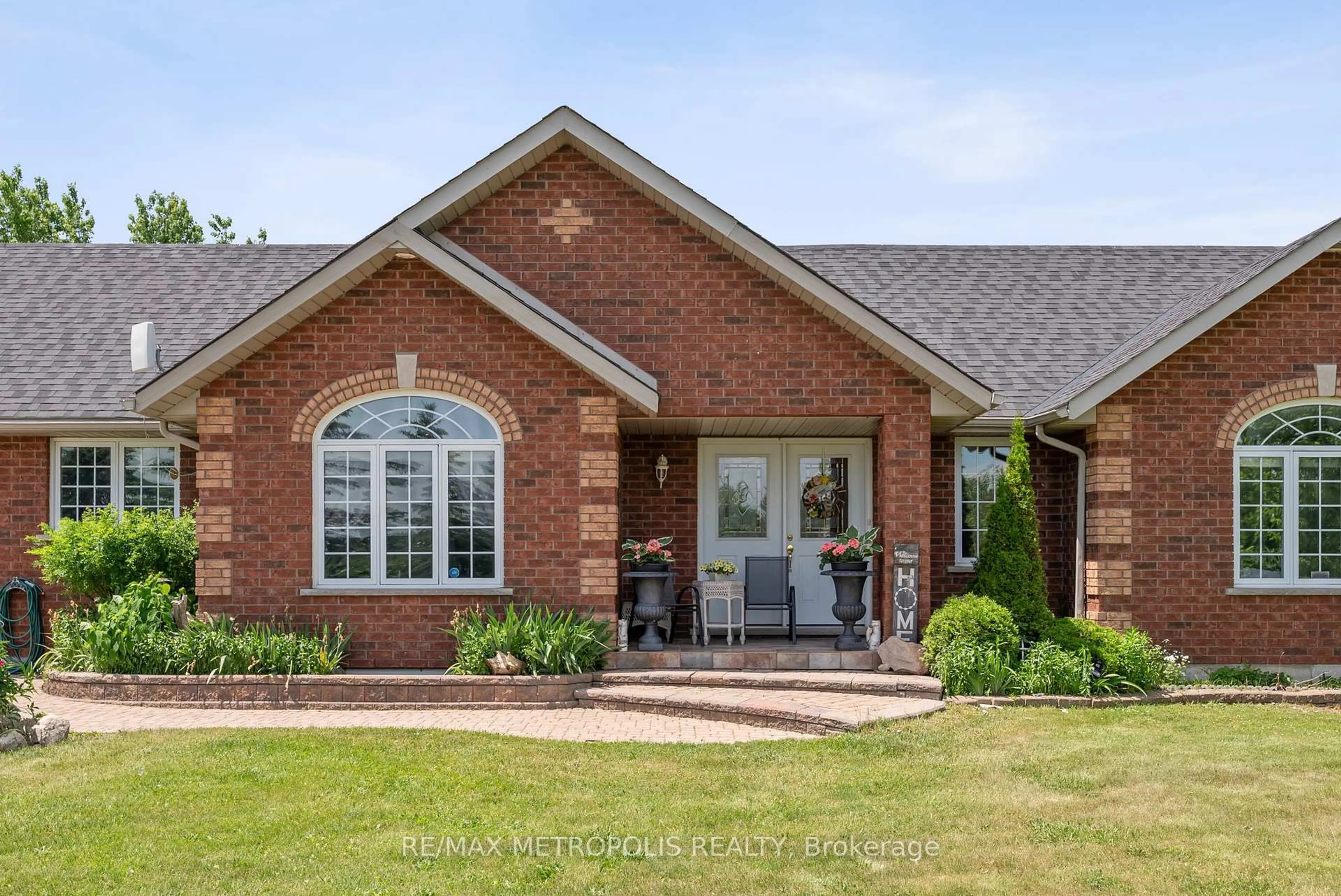 Home with brick exterior material, unknown for 595034 Blind Line, Mono Ontario L9W 5N4
