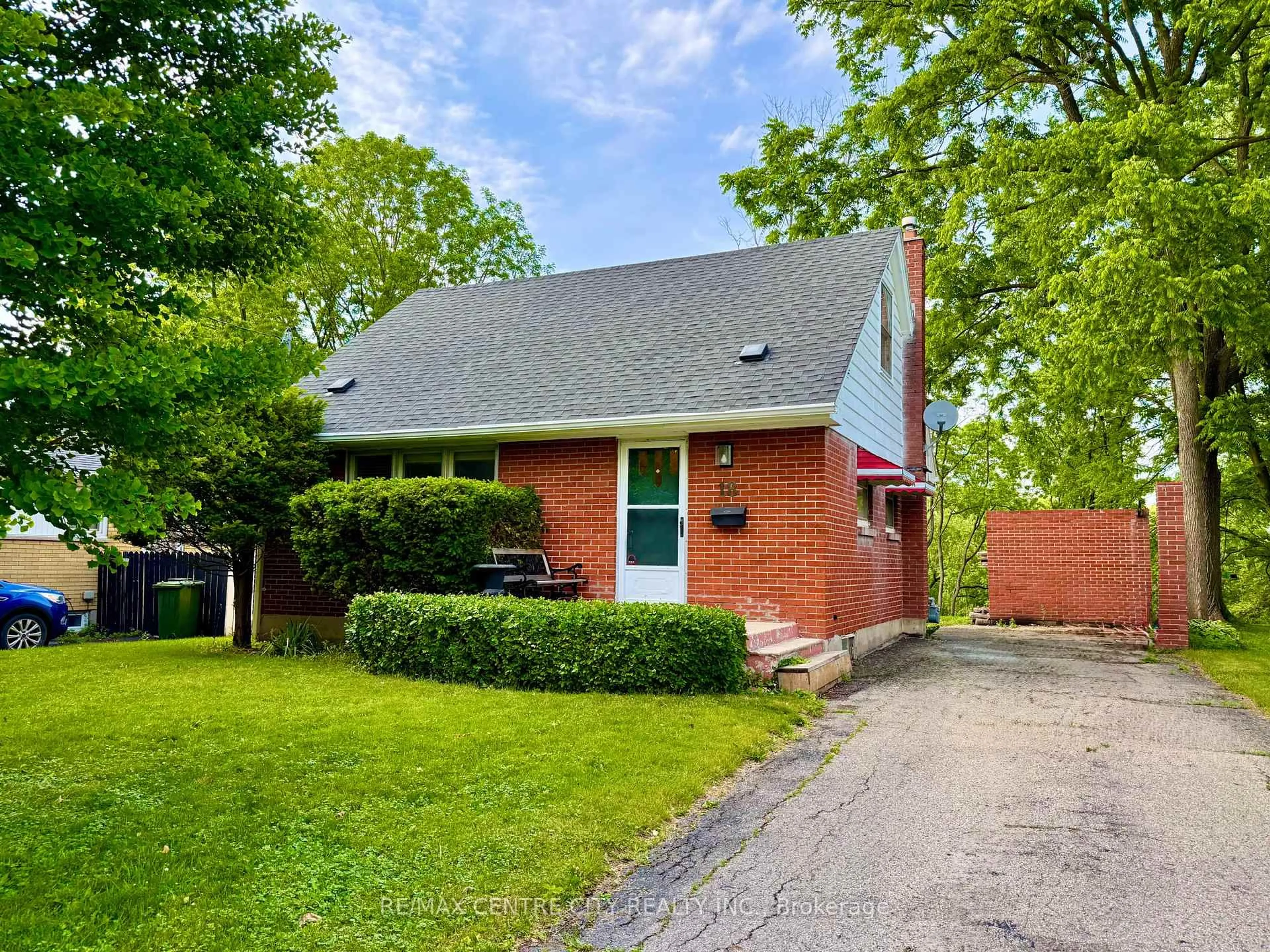 Home with brick exterior material, street for 18 Montgomery Rd, St. Thomas Ontario N5R 1S5