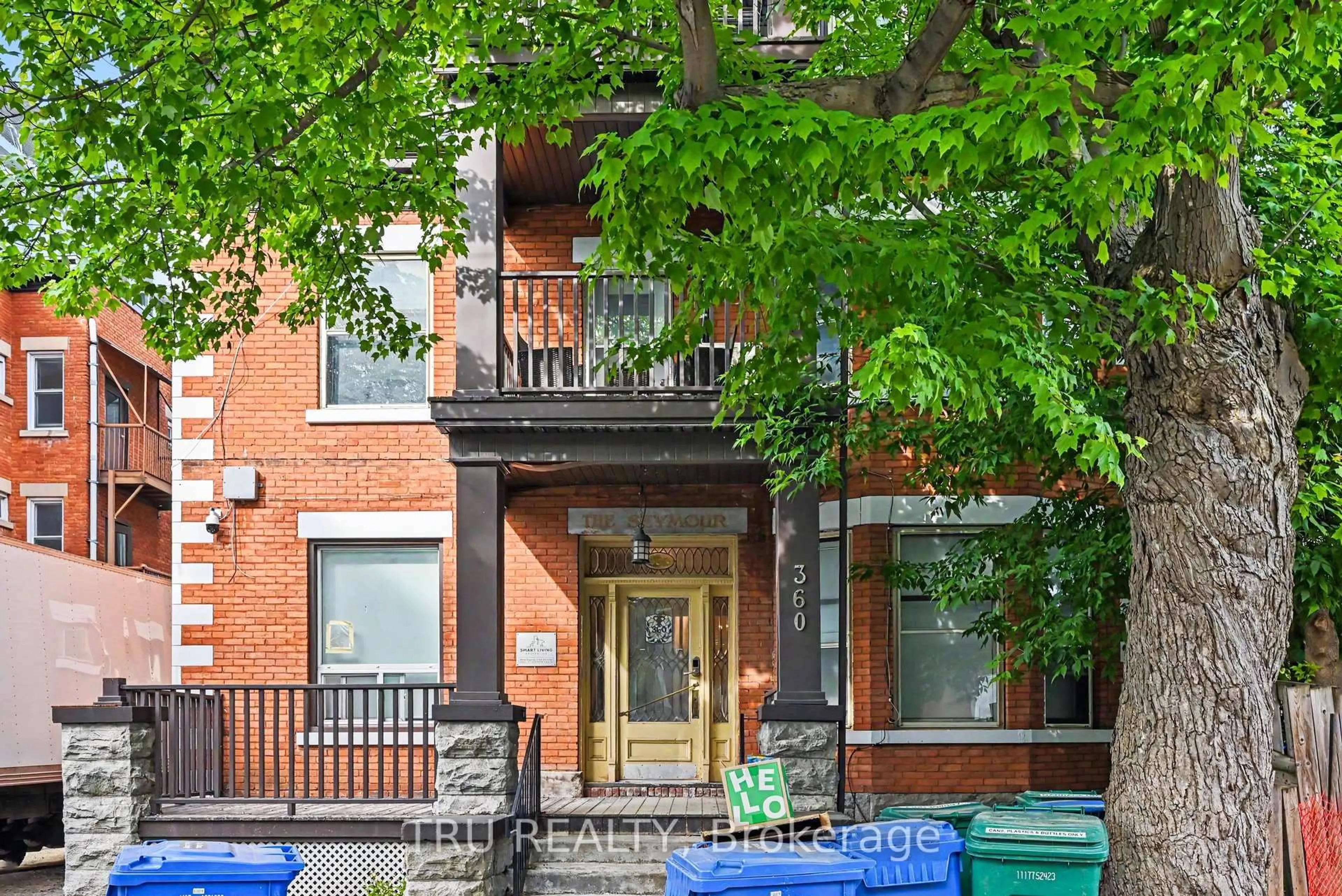 Unknown for 360 Friel St, Ottawa Ontario K1N 7W6