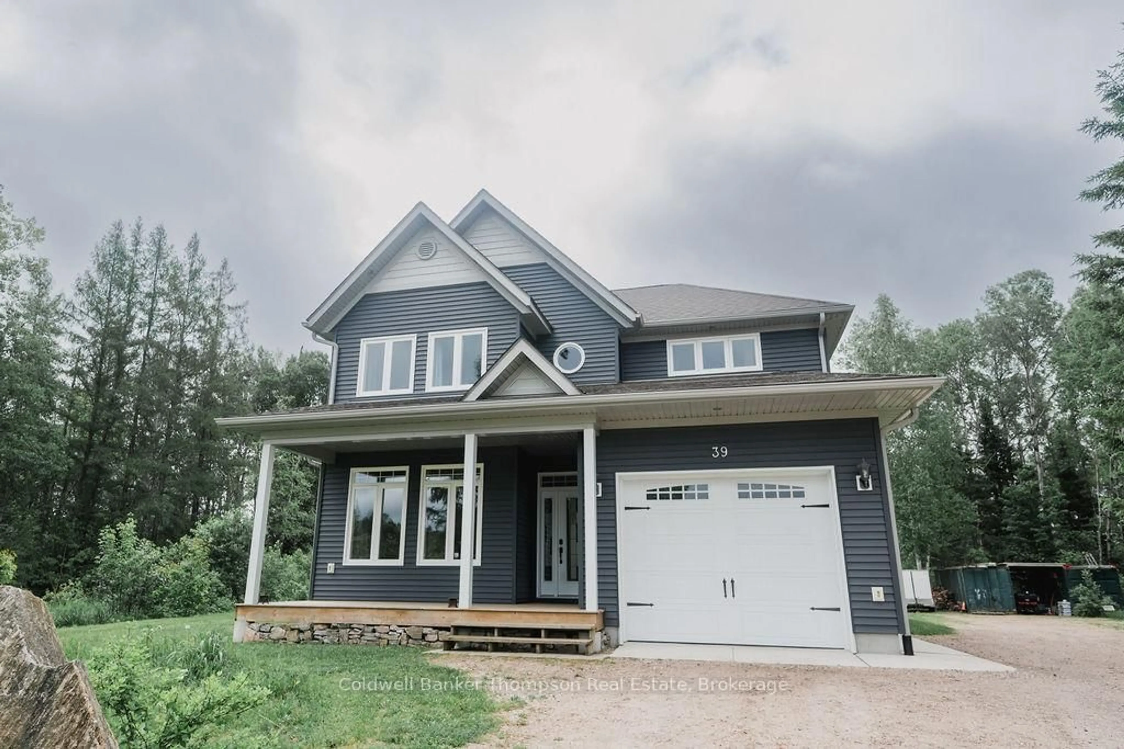 Home with vinyl exterior material, unknown for 39 Riverside Ave, South River Ontario P0A 1X0