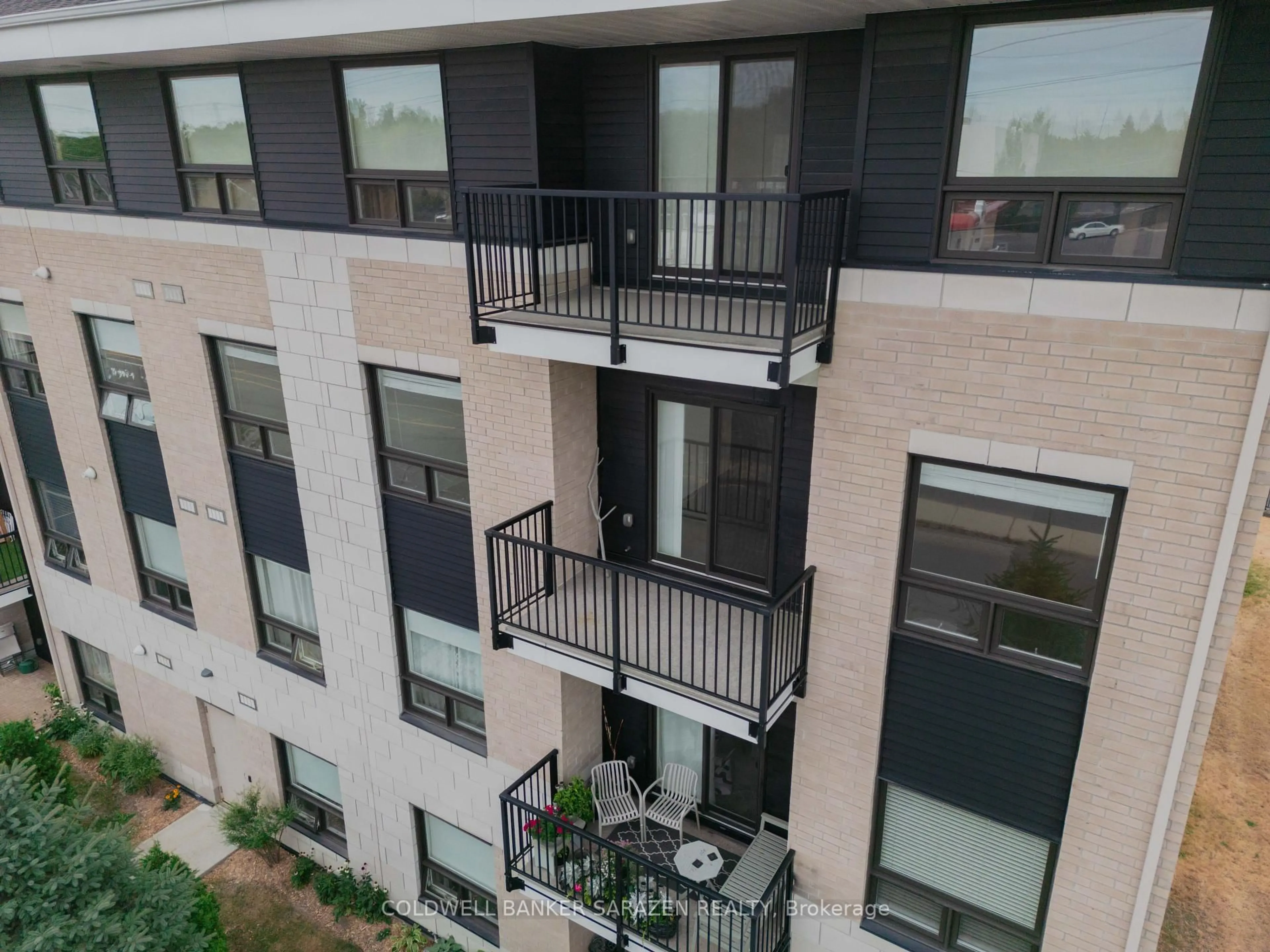 A pic from outside/outdoor area/front of a property/back of a property/a pic from drone, city buildings view from balcony for 250 Winterfell Private #303, Ottawa Ontario K1G 4J1